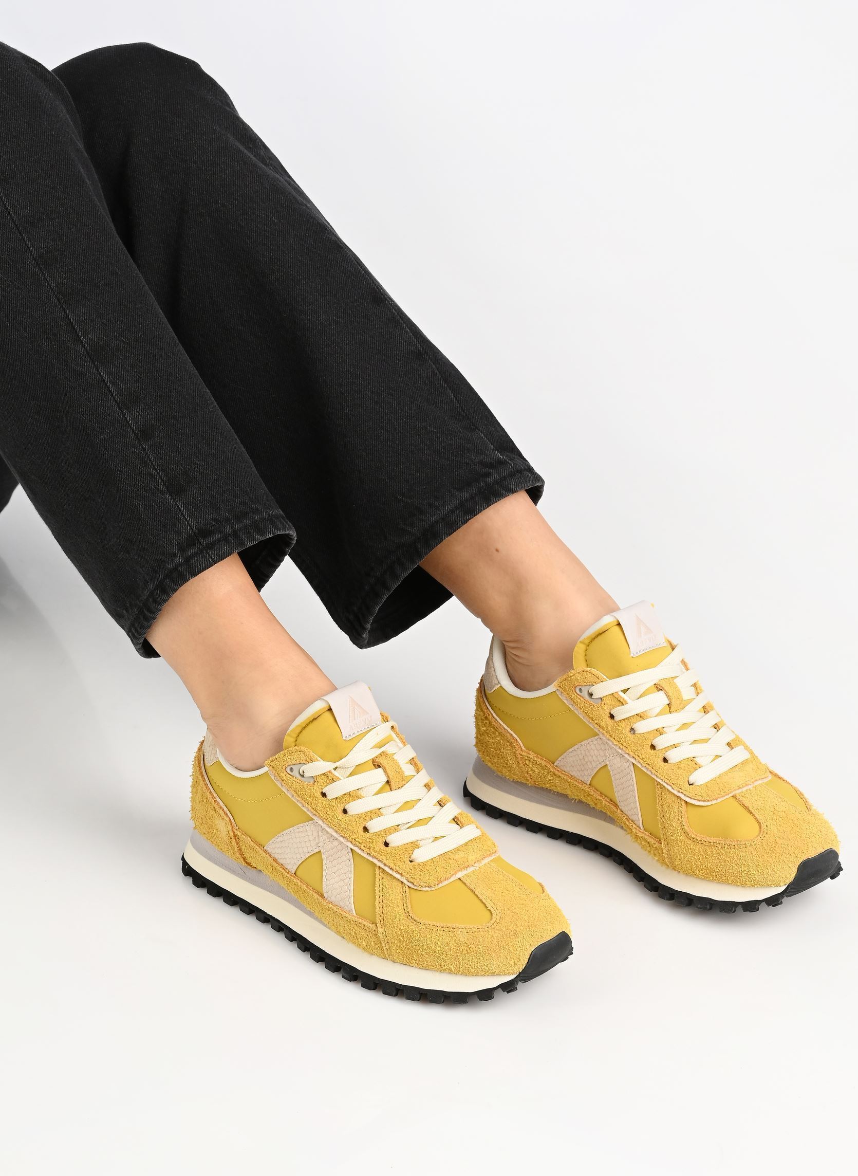 Niedrige Sneaker Gate damen gelb ASFVLT Niedrige Sneaker Gate damen gelb MIMOSA / SNAKE / GOLD
