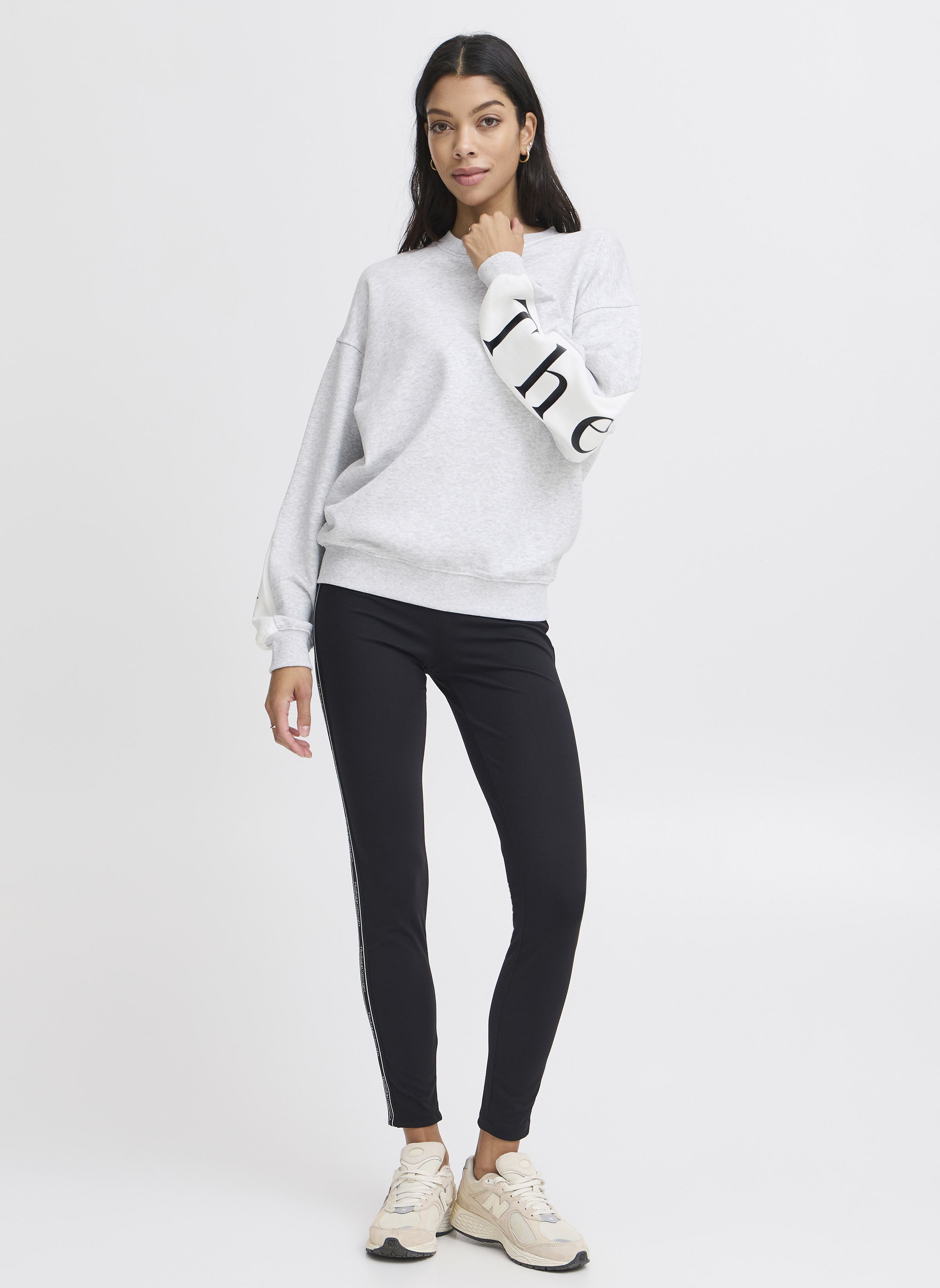 Sweatshirts JCSAJA LOGO SWEATSHIRT femme gris The Jogg Concept Sweatshirts JCSAJA LOGO SWEATSHIRT femme gris LIGTH GREY MELANGE MIX