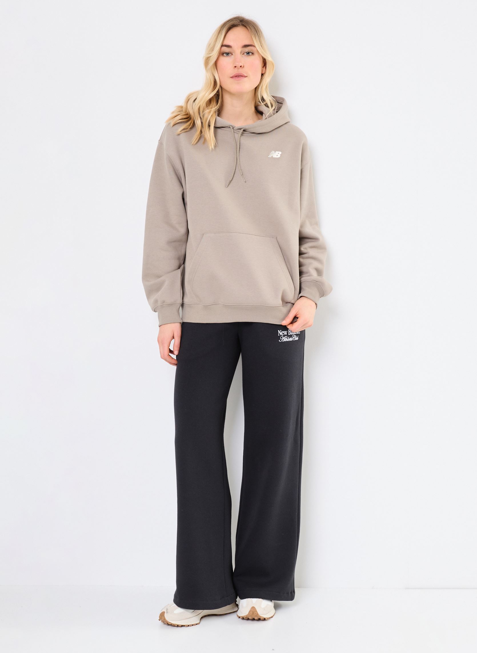 Kapuzenpullover Athletics Club OH Hoodie damen beige New Balance Kapuzenpullover Athletics Club OH Hoodie damen beige Dockside