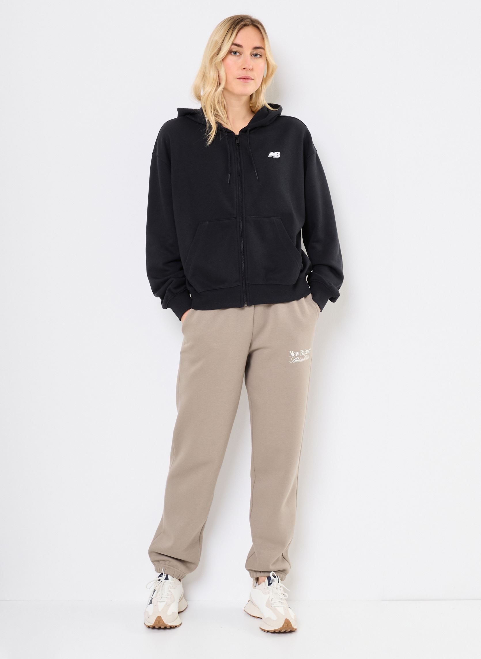 Sweaters met rits Sport Essentials French Terry Full Zip dames zwart New Balance Sweaters met rits Sport Essentials French Terry Full Zip dames zwart Black