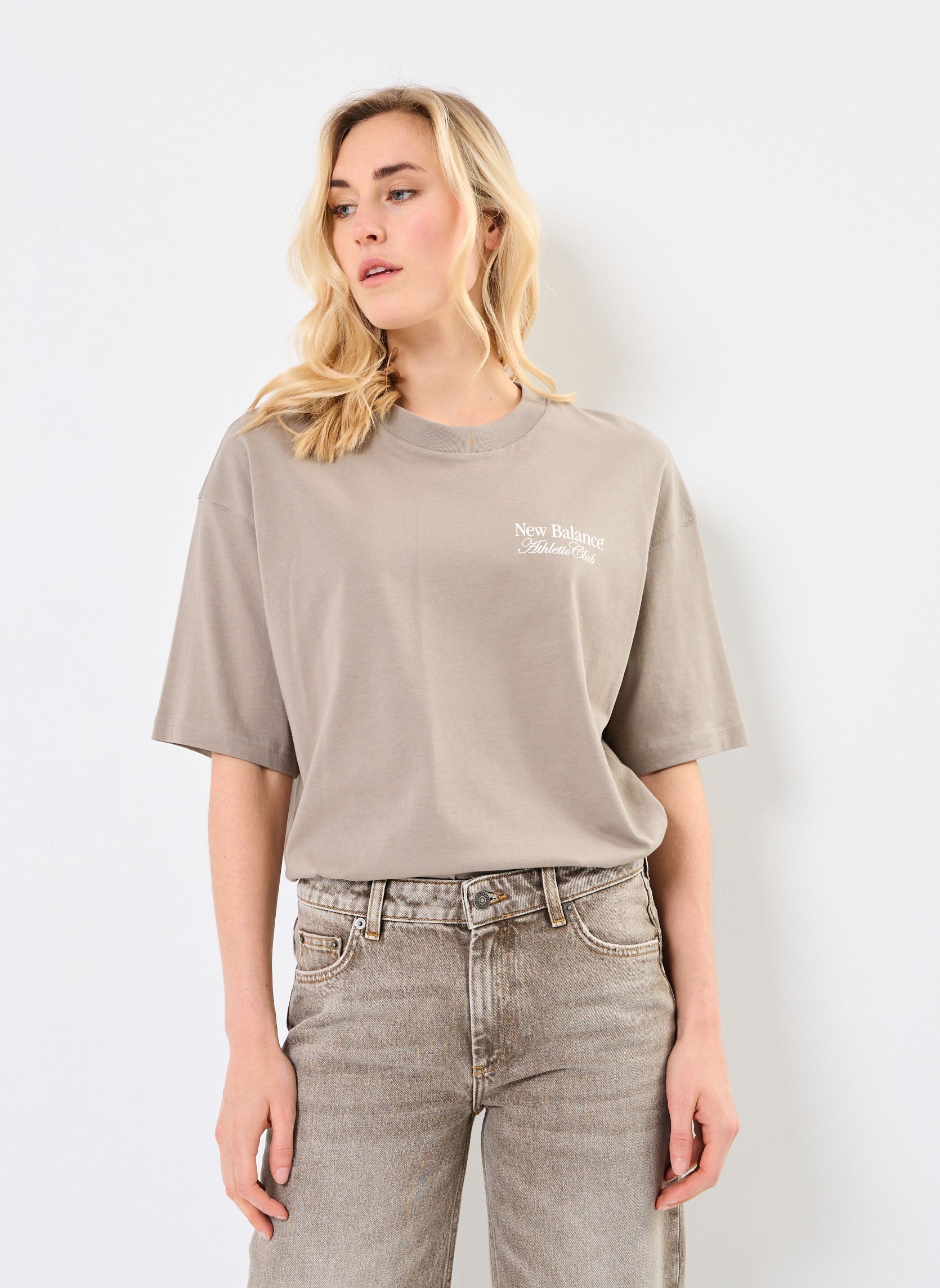 Vêtements New Balance Linear Graphic Oversized T Shirt pour Accessoires