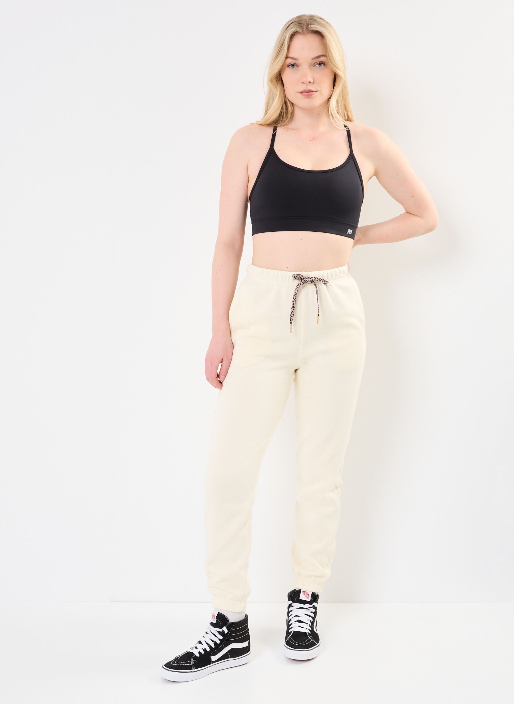 Brassières de Sport NB Essential Yoga Bra femme noir New Balance Brassières de Sport NB Essential Yoga Bra femme noir Black