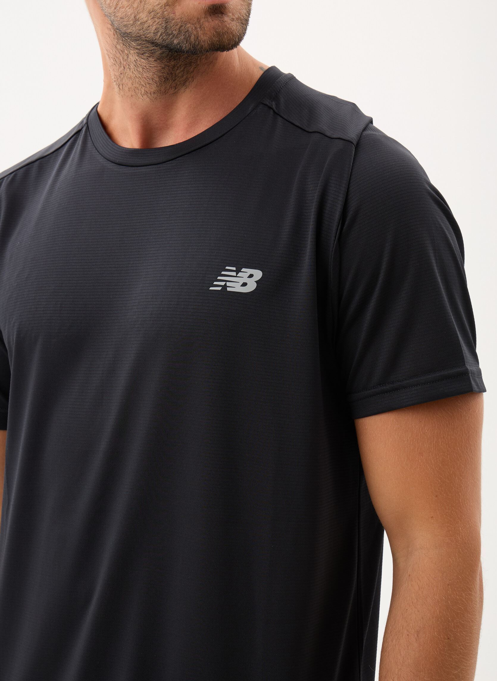 Tee-shirts manches courtes Sport Essentials T-Shirt Men homme noir New Balance Tee-shirts manches courtes Sport Essentials T-Shirt Men homme noir BLACK