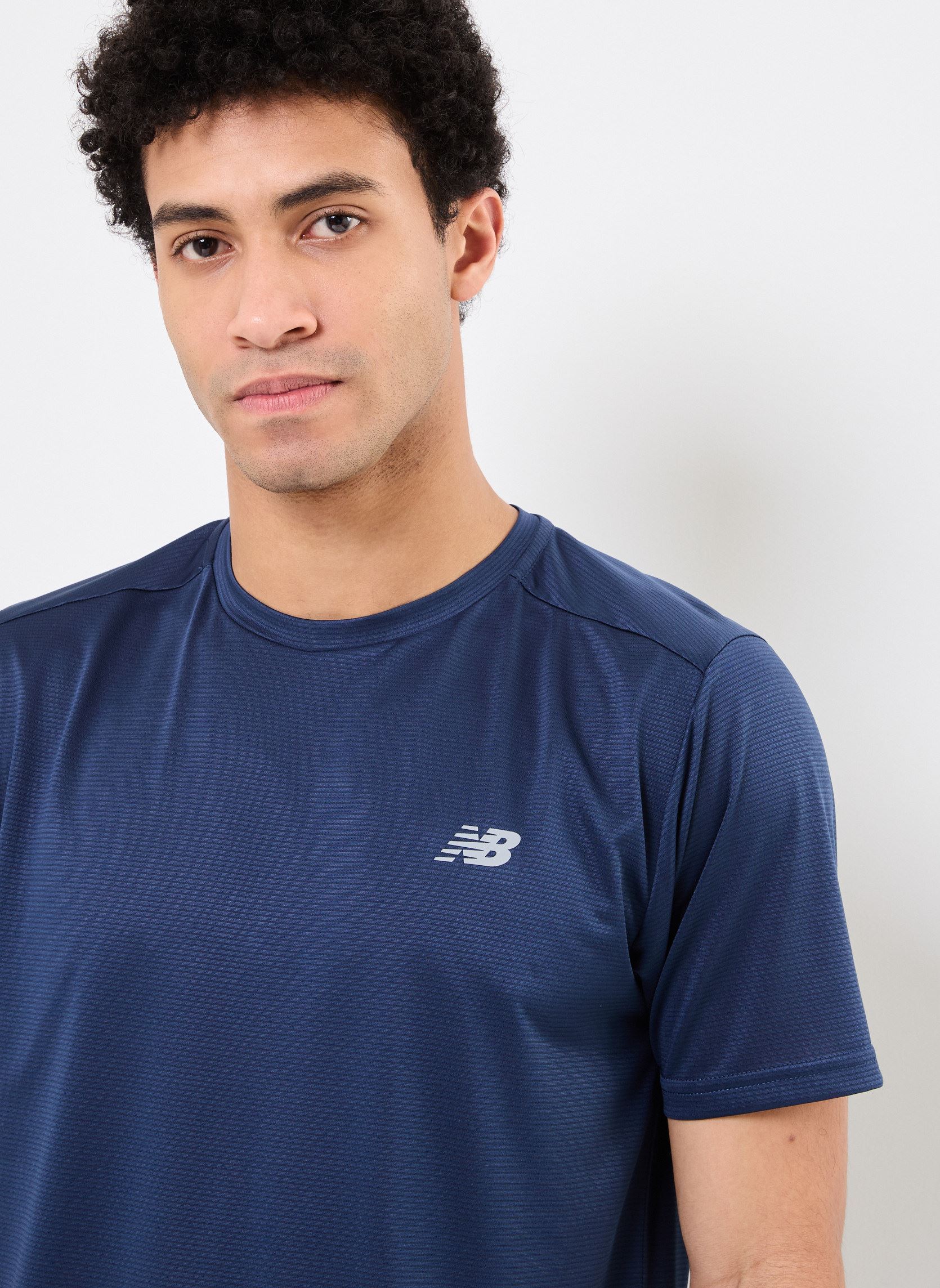 Camisetas de manga corta Sport Essentials T-Shirt Men hombre azul New Balance Camisetas de manga corta Sport Essentials T-Shirt Men hombre azul NB NAVY
