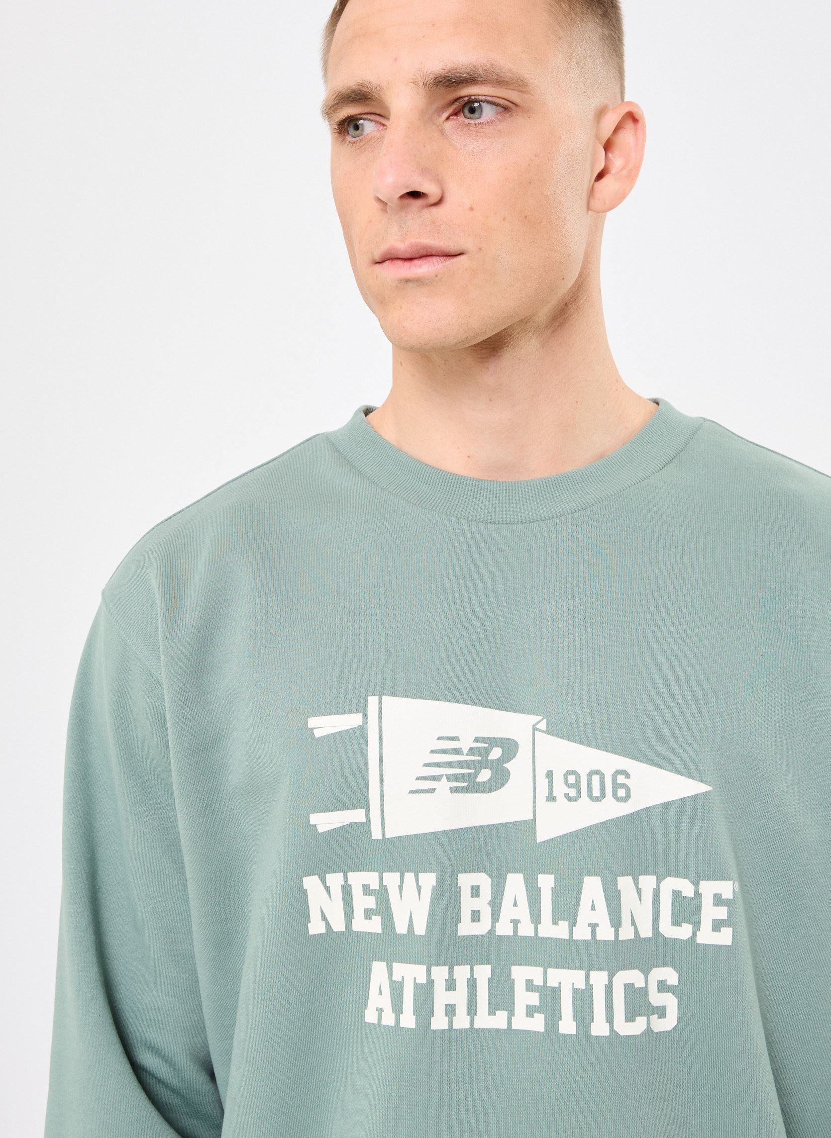 Hoodies Varsity Pennant Crew heren groen New Balance Hoodies Varsity Pennant Crew heren groen Dark Juniper