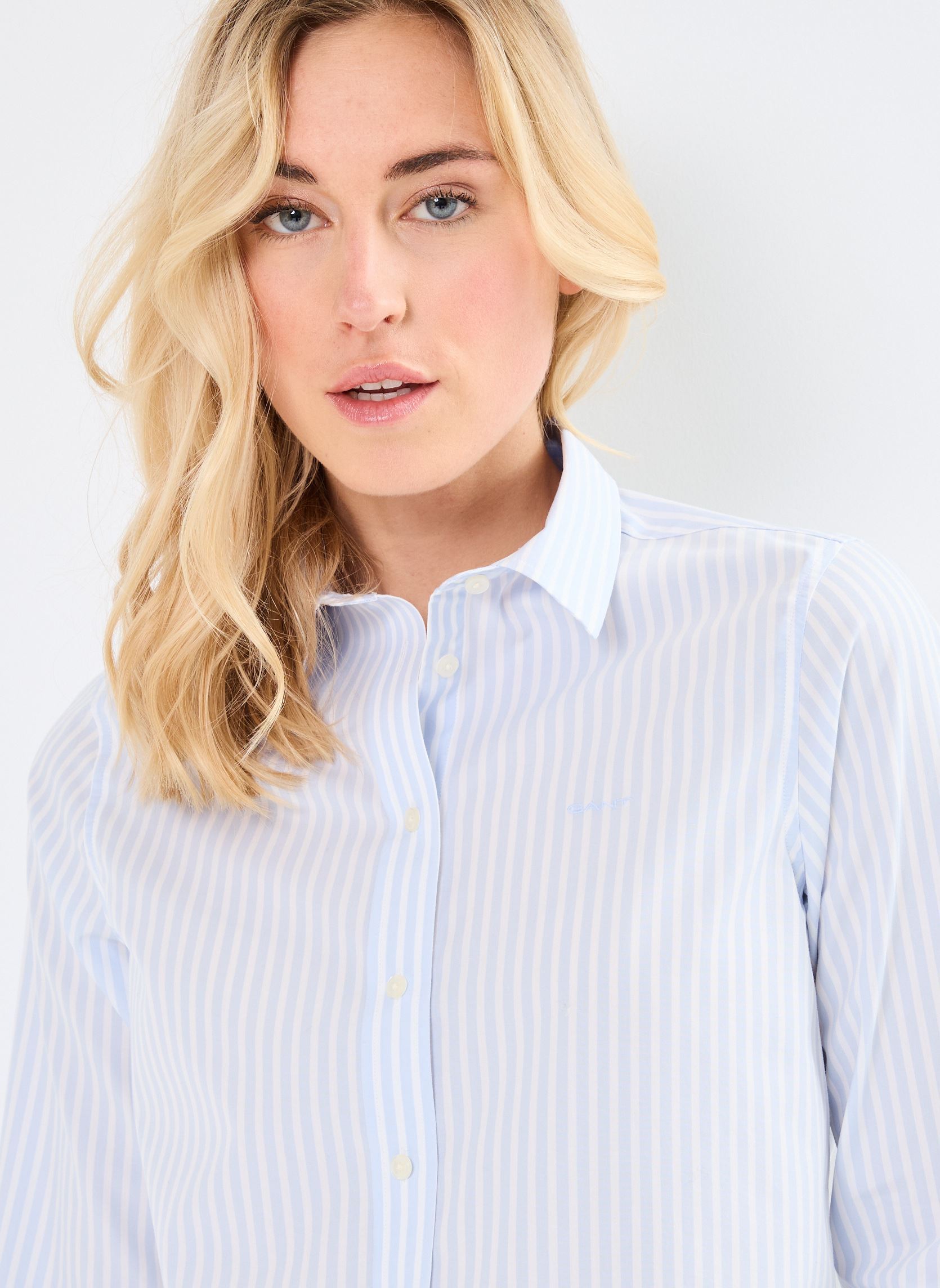 Chemises manches longues Reg Classic Poplin Striped Shirt femme bleu GANT Chemises manches longues Reg Classic Poplin Striped Shirt femme bleu BLEU CLAIR