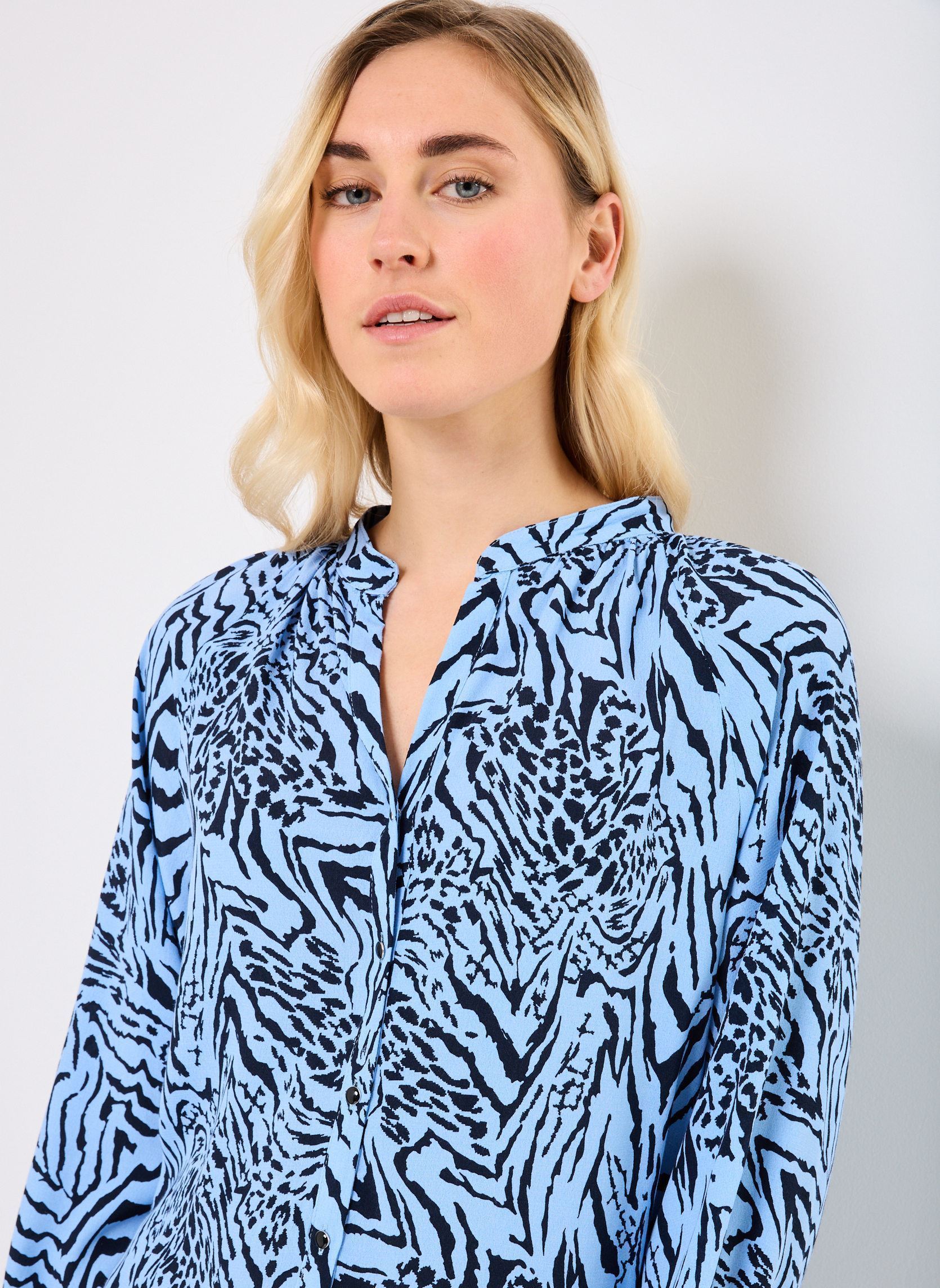 Chemises manches longues Zoe 76532 femme bleu ARTLOVE Chemises manches longues Zoe 76532 femme bleu BLUE