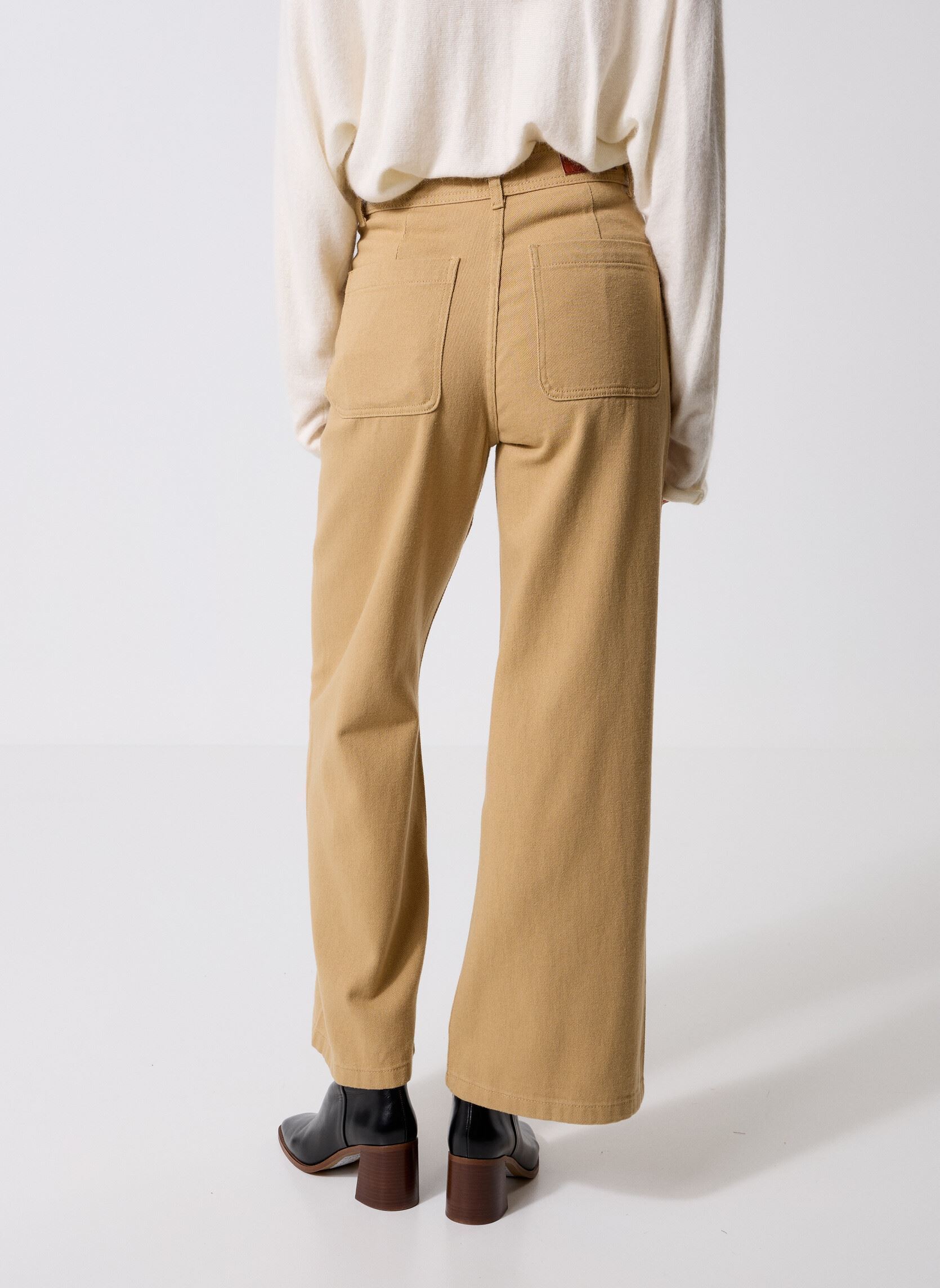 Rechte jeans / Straight Leg Jeans Paphos dames bruin La Petite Etoile Rechte jeans / Straight Leg Jeans Paphos dames bruin Camel