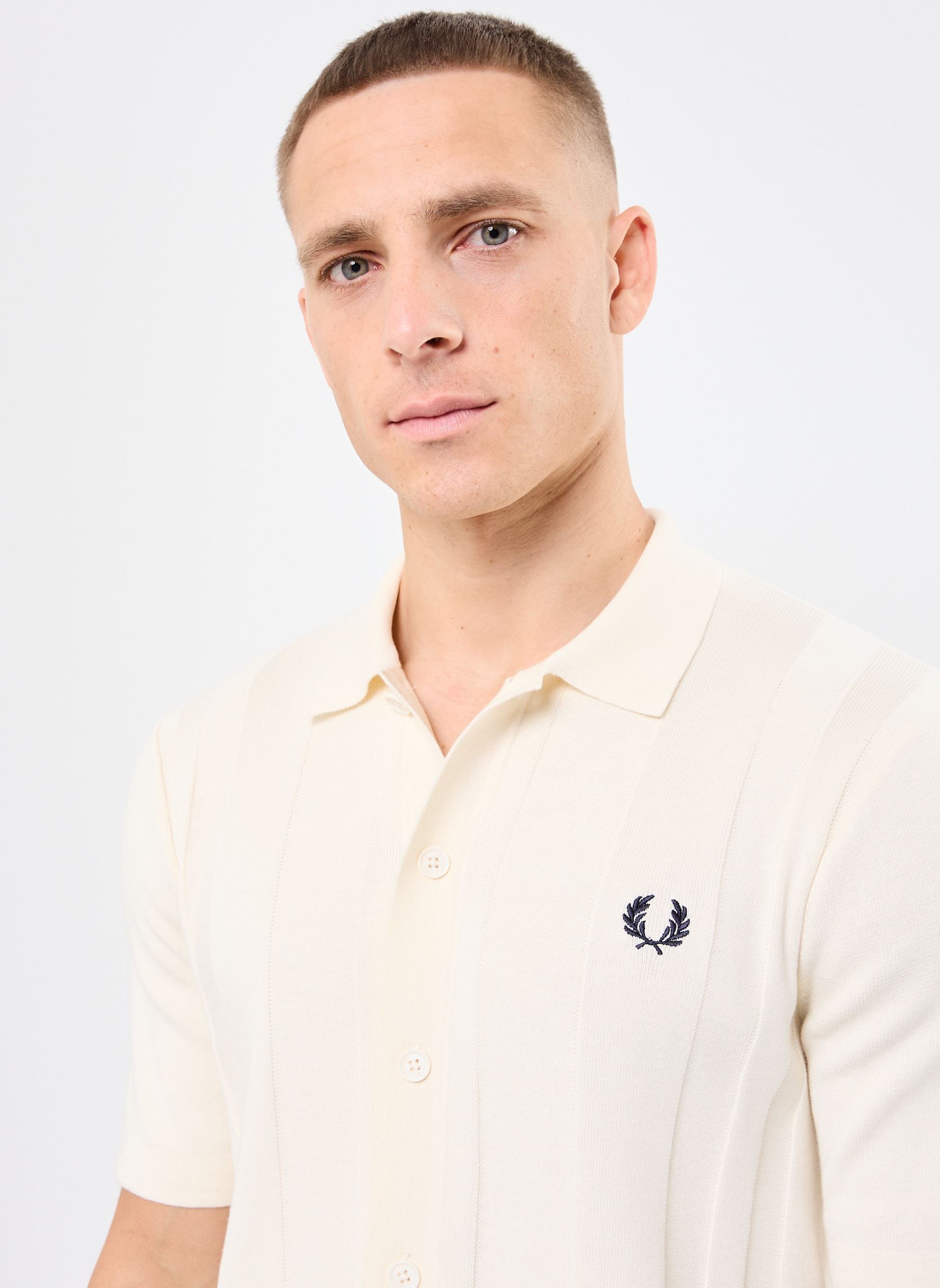 Polos manches courtes BUTTON THROUGH SS SHIRT homme blanc Fred Perry Polos manches courtes BUTTON THROUGH SS SHIRT homme blanc ECRU