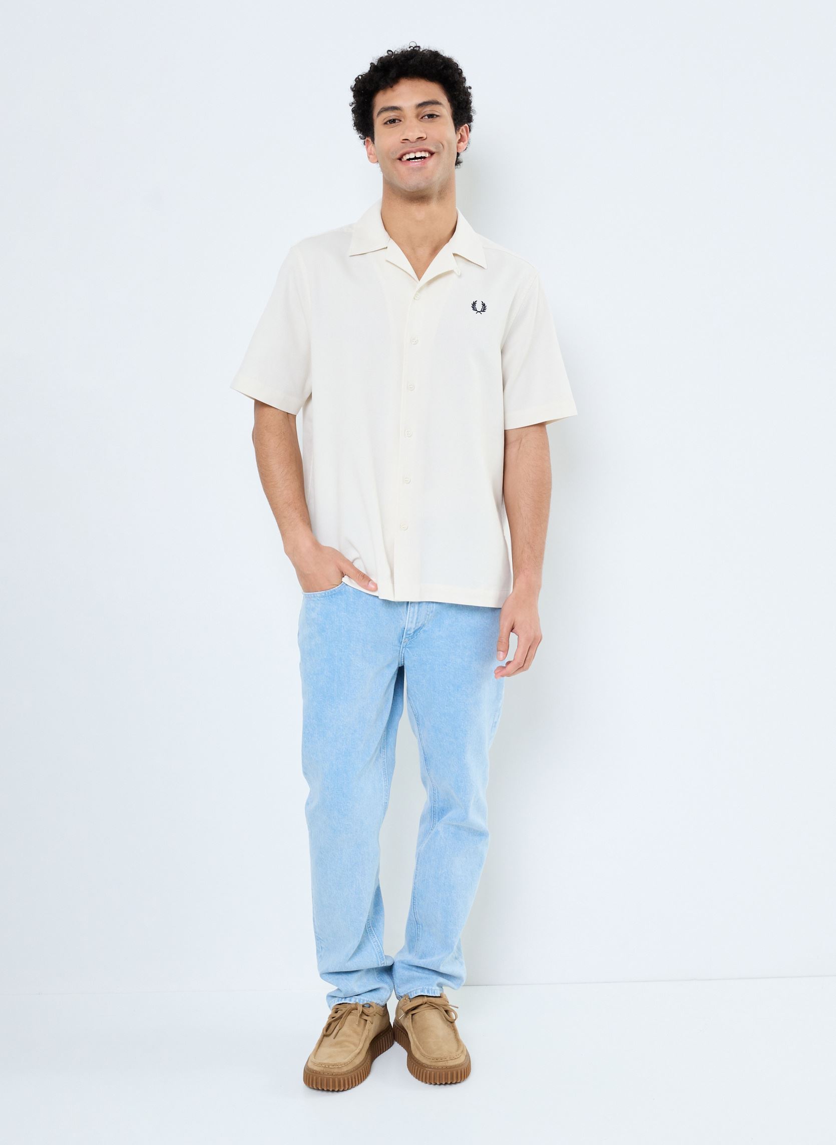 Hemden PIQUE TEXTURE REVERE COLLAR SH heren wit Fred Perry Hemden PIQUE TEXTURE REVERE COLLAR SH heren wit Ecru