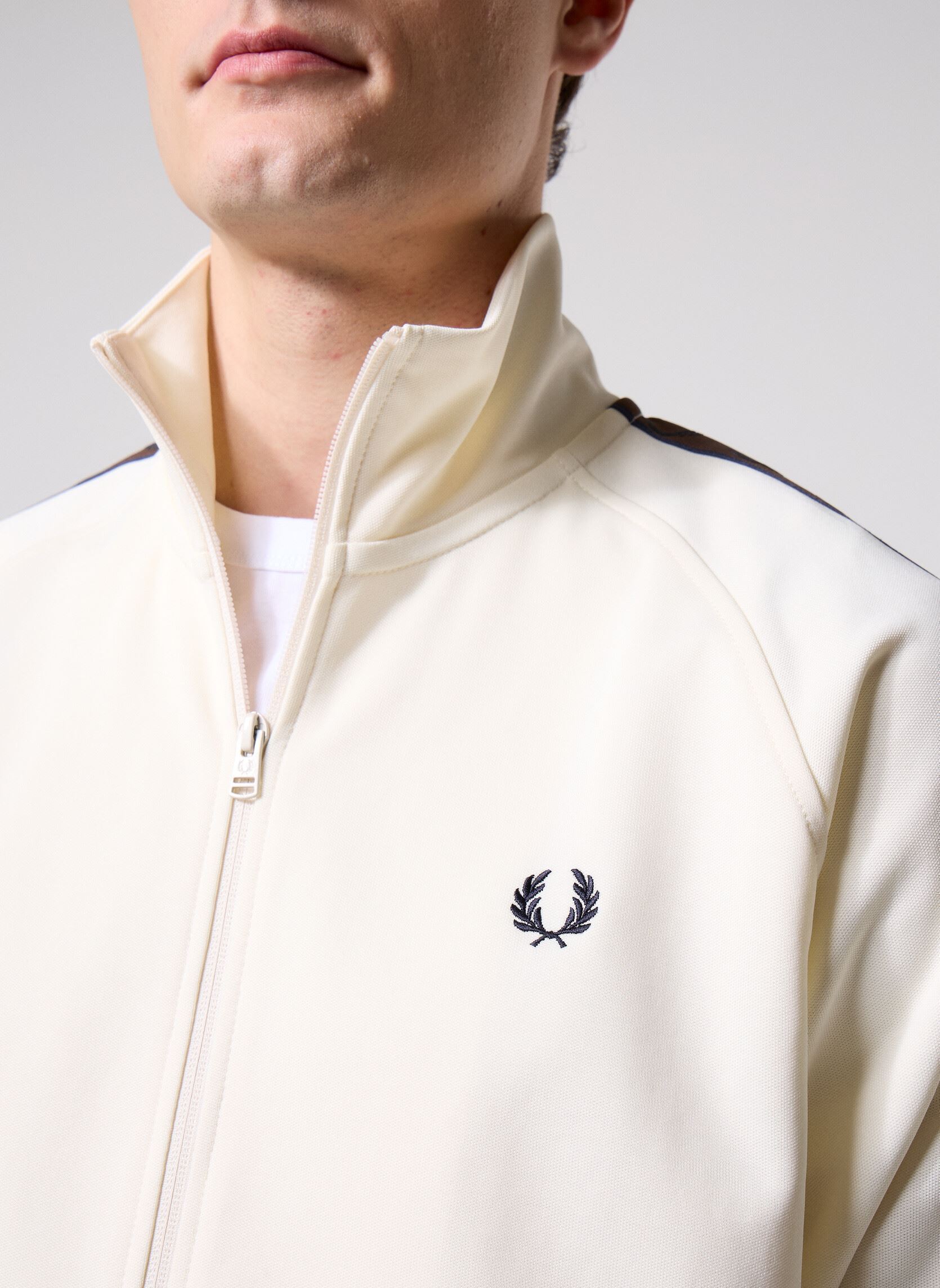 Trainingsjacken CONTRAST TAPE TRACK JACKET herren weiß Fred Perry Trainingsjacken CONTRAST TAPE TRACK JACKET herren weiß ECRU/BURNTOBACCO