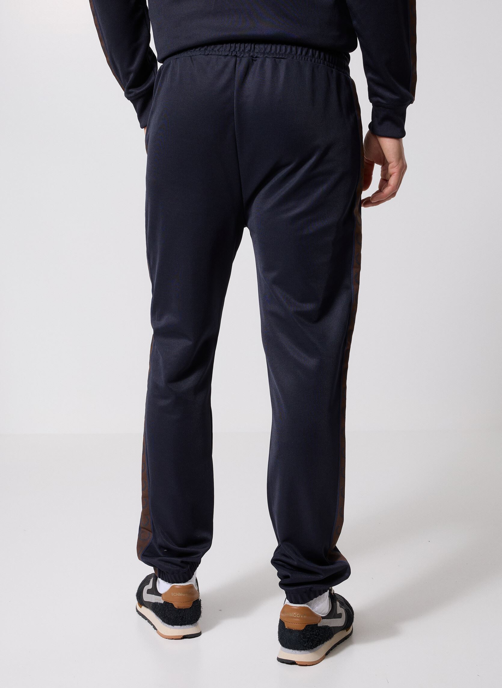 Joggingbroeken CONTRAST TAPE TRACK PANT heren blauw Fred Perry Joggingbroeken CONTRAST TAPE TRACK PANT heren blauw NAVY/BURNTOBACCO