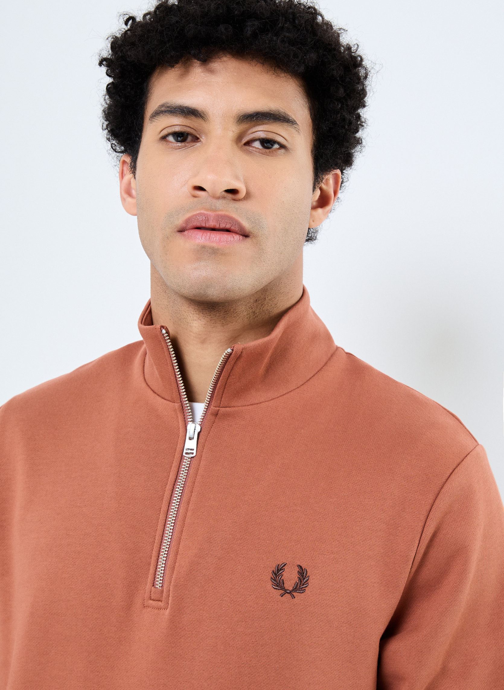 Sweats zippés HALF ZIP SWEATSHIRT homme marron Fred Perry Sweats zippés HALF ZIP SWEATSHIRT homme marron CINNAMON