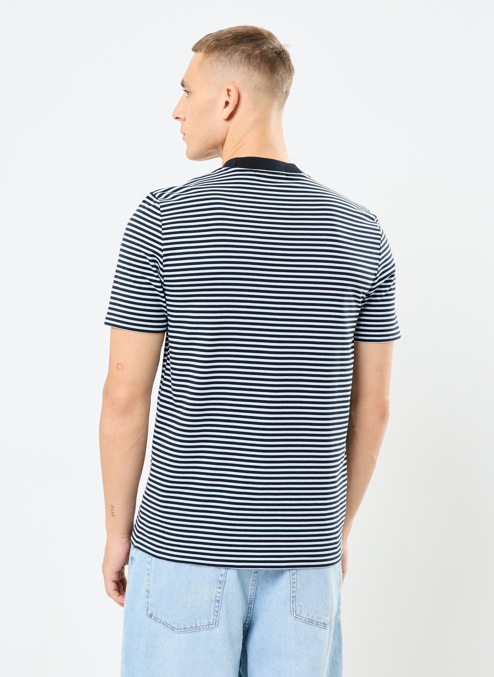Tee-shirts manches courtes FINE STRIPE T-SHIRT homme bleu Fred Perry Tee-shirts manches courtes FINE STRIPE T-SHIRT homme bleu Navy