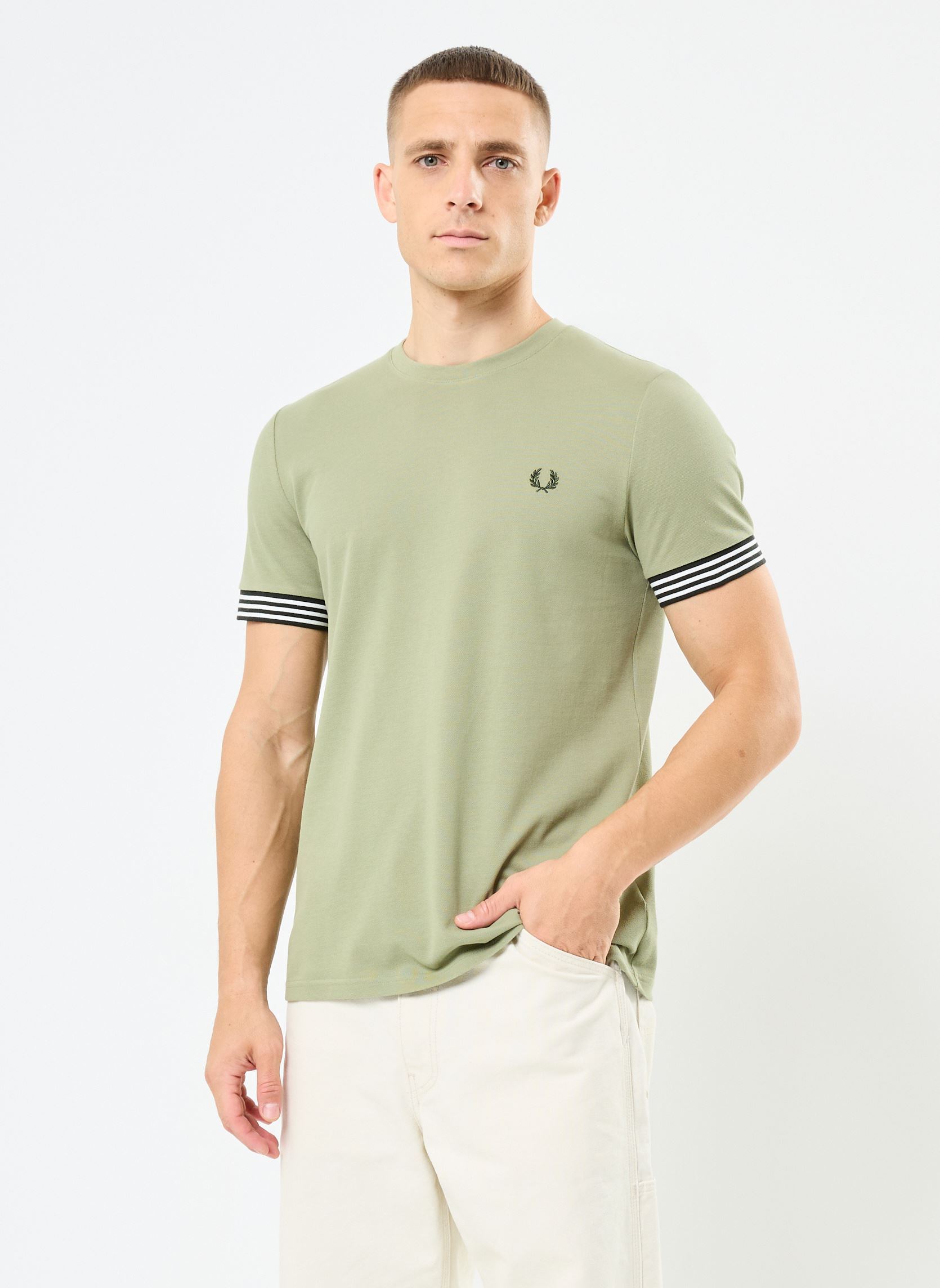 Tee-shirts manches courtes STRIPED CUFF T-SHIRT homme vert Fred Perry Tee-shirts manches courtes STRIPED CUFF T-SHIRT homme vert OLIVE MINT