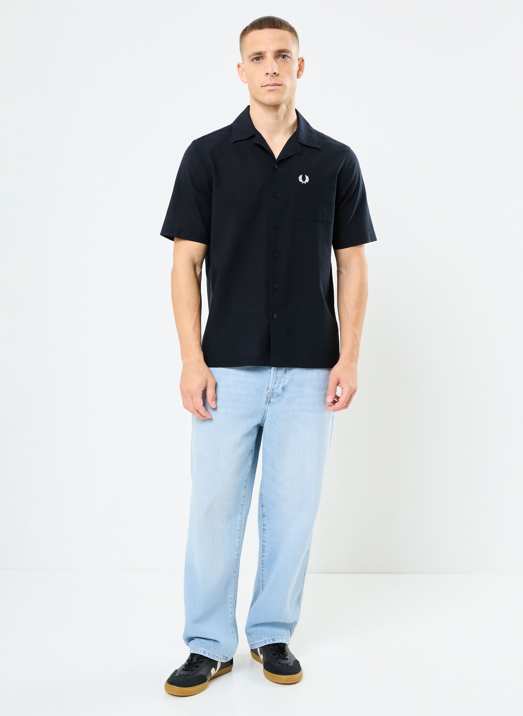 Hemden LIGHTWEIGHT TEXTURE REVERE COL heren blauw Fred Perry Hemden LIGHTWEIGHT TEXTURE REVERE COL heren blauw Navy