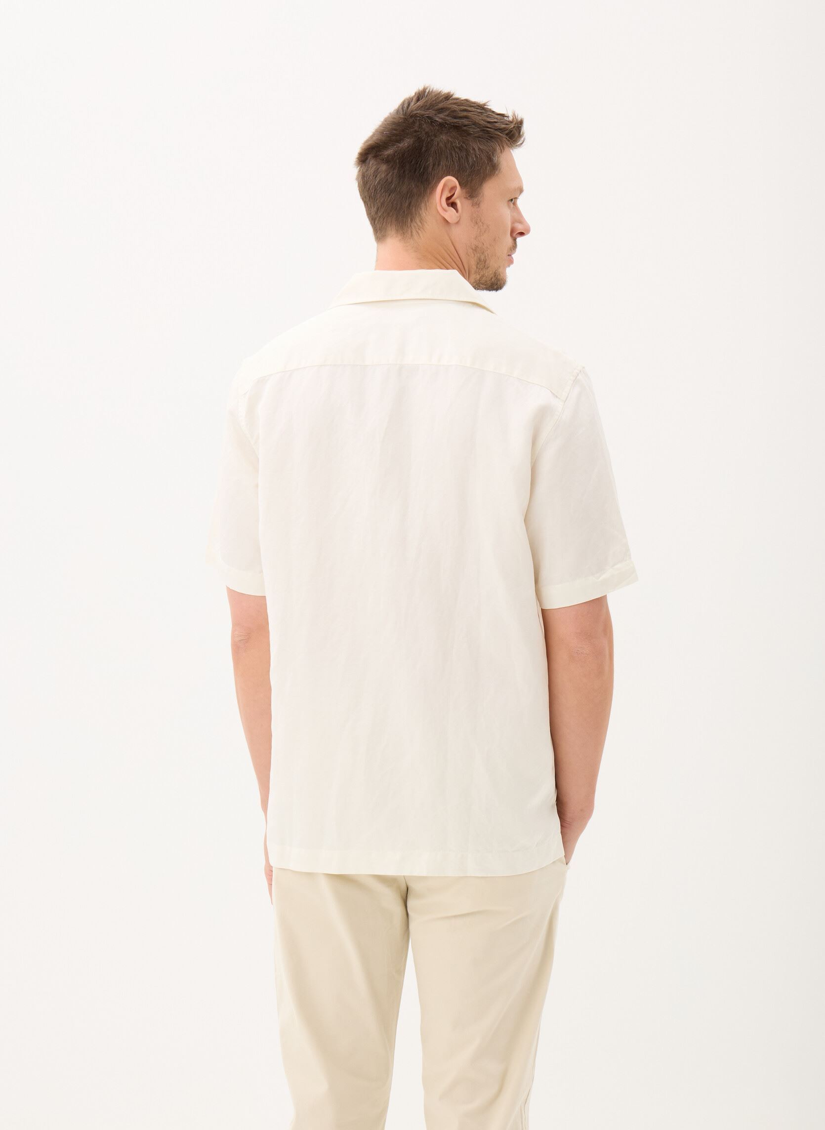 Hemden PANELLED LINEN BLEND SHIRT heren wit Fred Perry Hemden PANELLED LINEN BLEND SHIRT heren wit Light Ecru