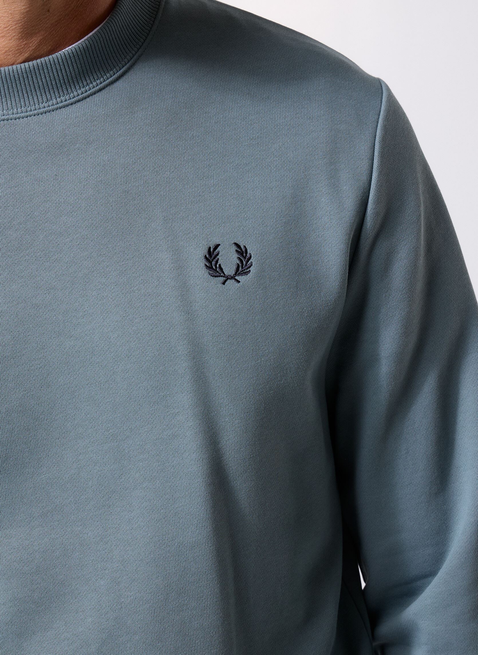 Sweats CREW NECK SWEATSHIRT homme bleu Fred Perry Sweats CREW NECK SWEATSHIRT homme bleu STOCKPORTBLU/NVY