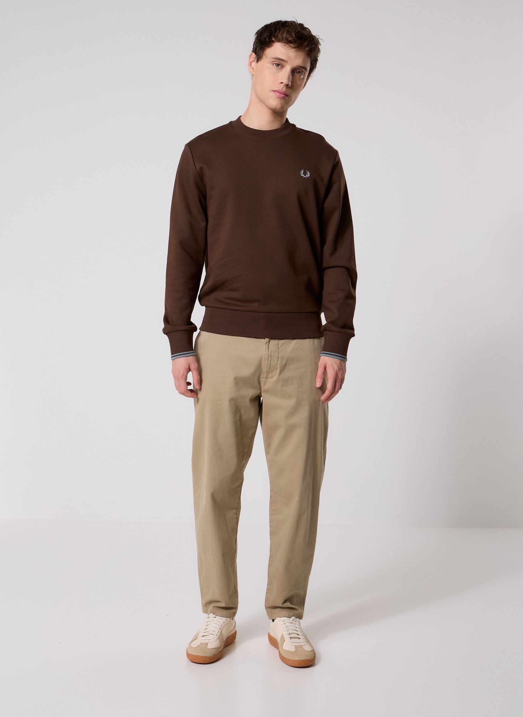Sweatshirts CREW NECK SWEATSHIRT heren bruin Fred Perry Sweatshirts CREW NECK SWEATSHIRT heren bruin BRNTTBCC/STKPRTB