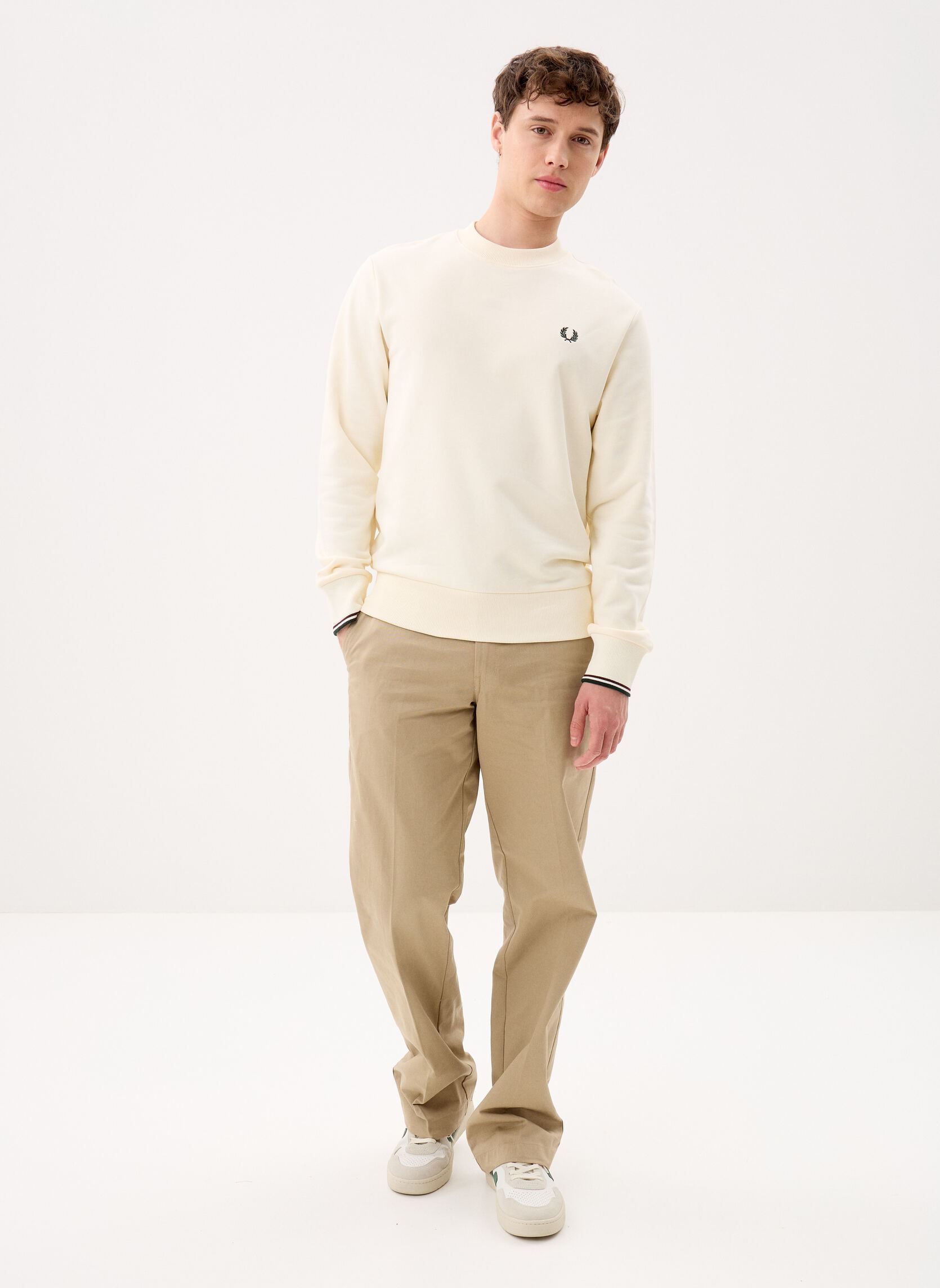 Sweats CREW NECK SWEATSHIRT homme blanc Fred Perry Sweats CREW NECK SWEATSHIRT homme blanc ECR/OXBLD/GRSRTS