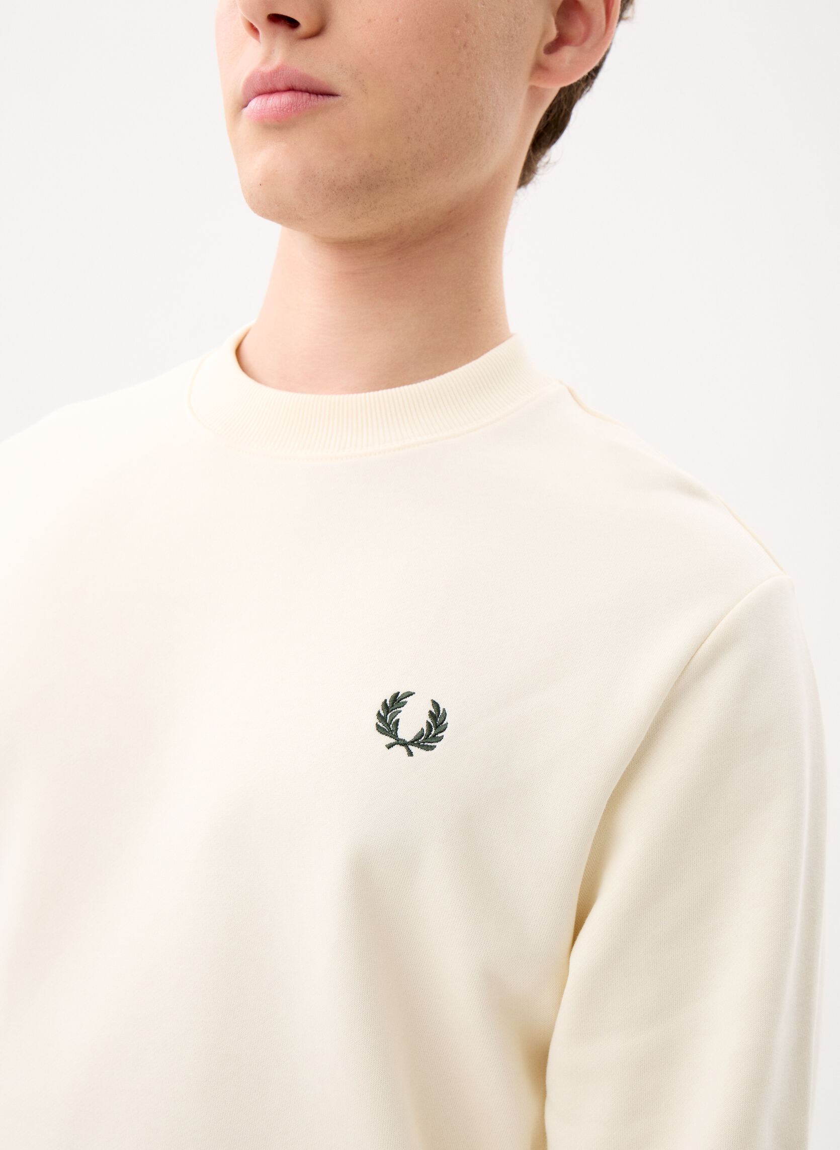 Sweats CREW NECK SWEATSHIRT homme blanc Fred Perry Sweats CREW NECK SWEATSHIRT homme blanc ECR/OXBLD/GRSRTS