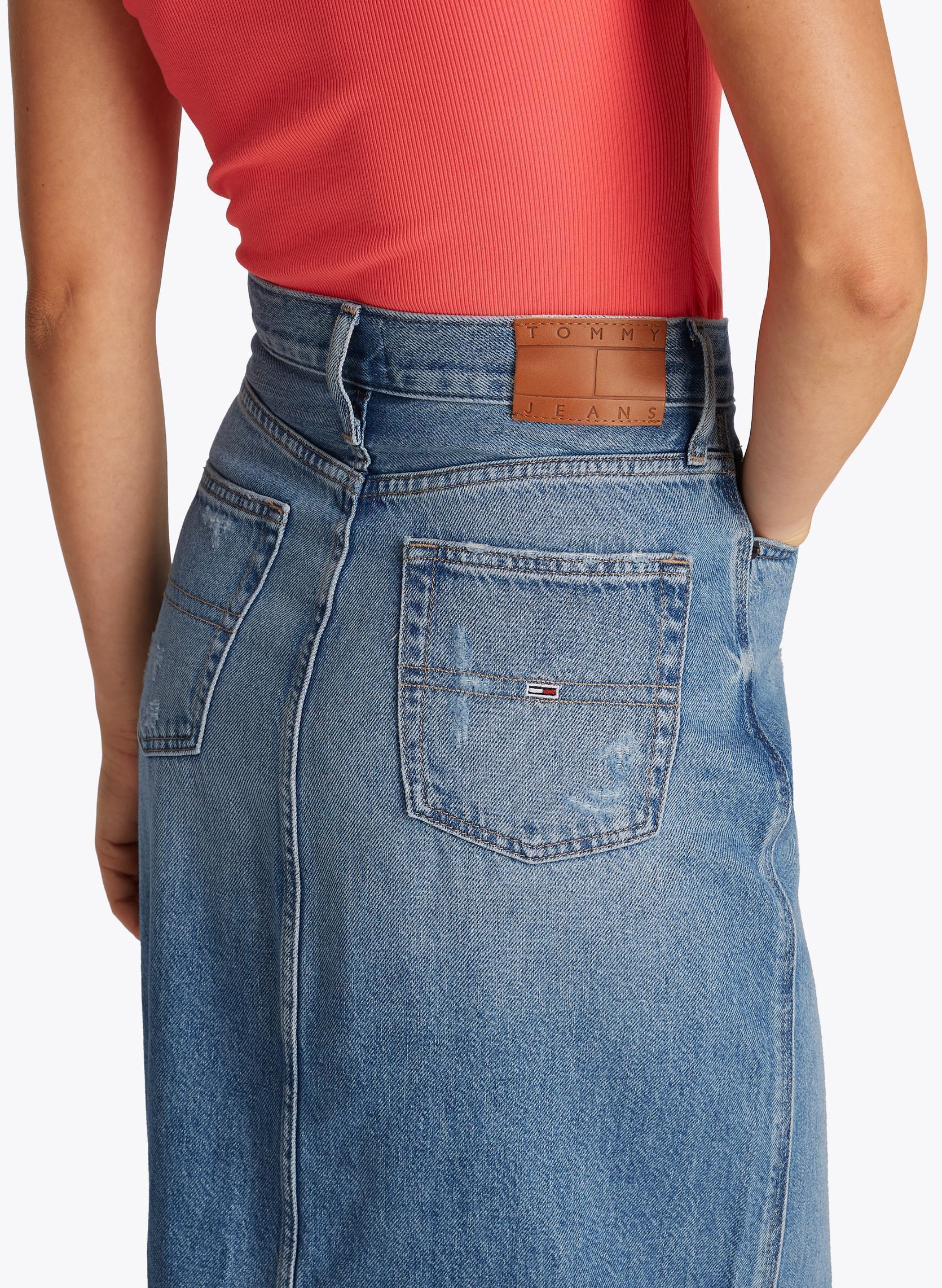Jupes courtes Claire Midi Skirt Bi DW0DW21292 femme bleu Tommy Jeans Jupes courtes Claire Midi Skirt Bi DW0DW21292 femme bleu DENIM LIGHT