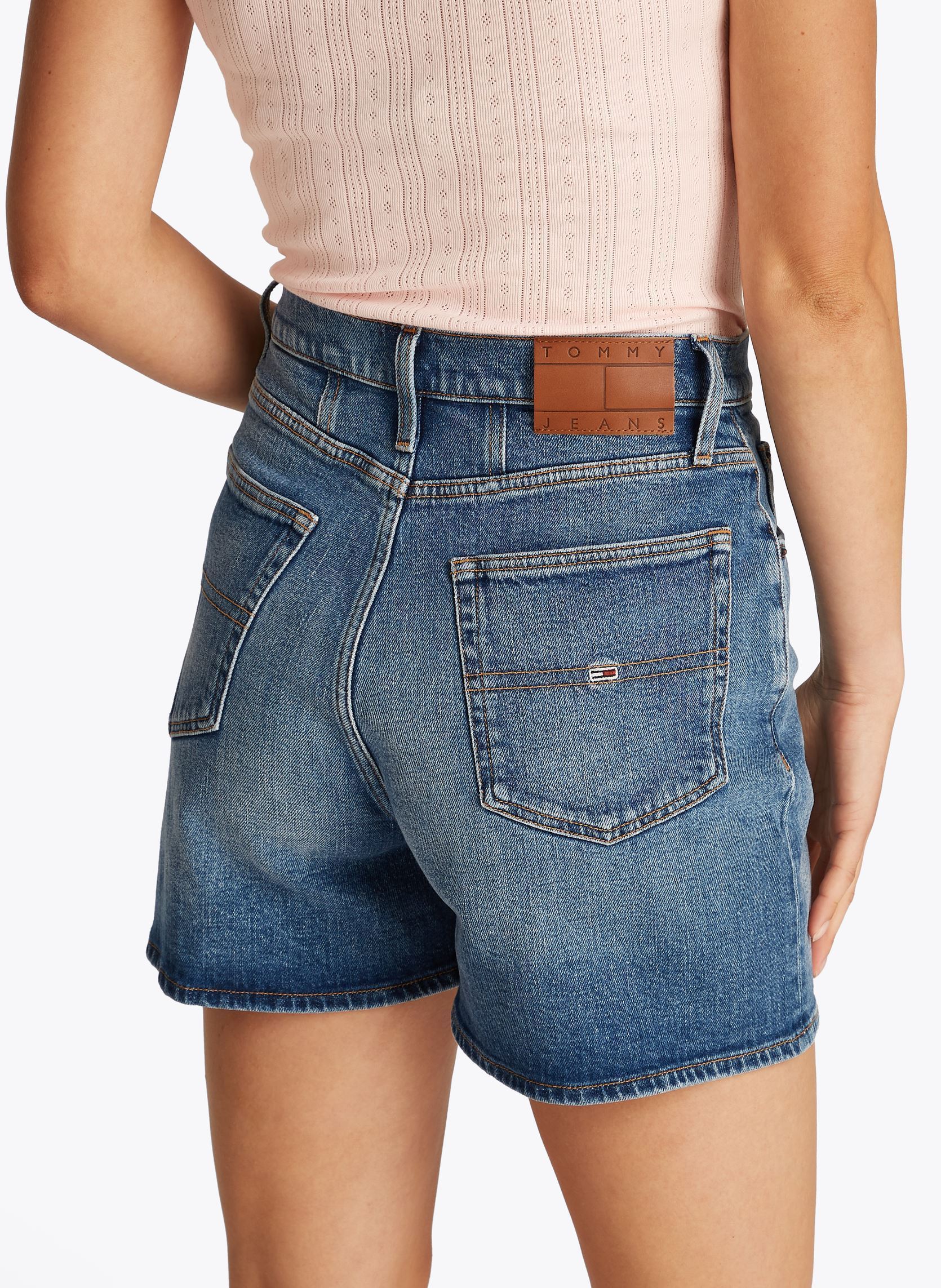 Shorts Mom Short Bi0134 DW0DW20092 femme bleu Tommy Jeans Shorts Mom Short Bi0134 DW0DW20092 femme bleu DENIM MEDIUM