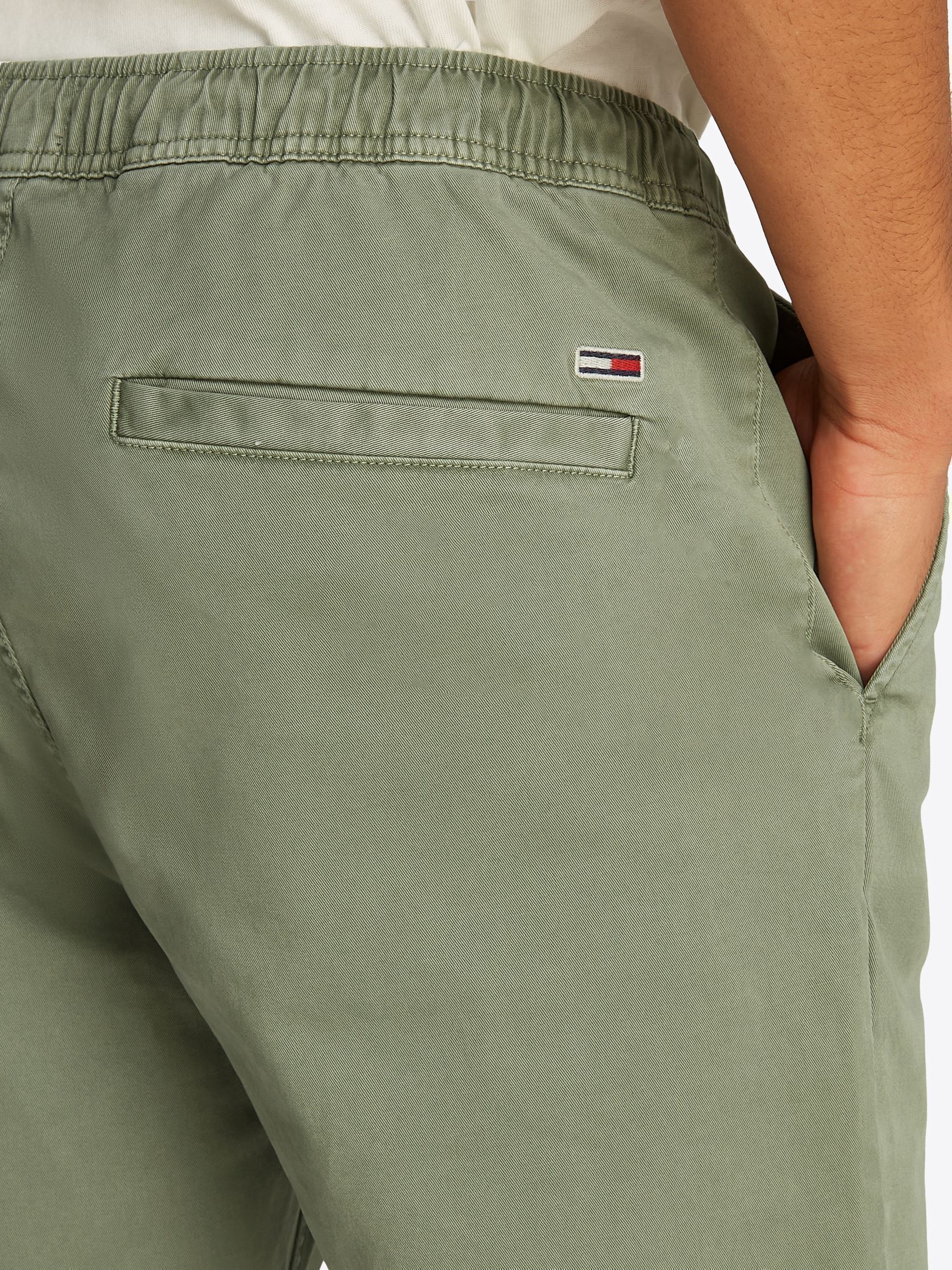 Tute Tjm Austin Jog DM0DM20283 uomo verde Tommy Jeans Tute Tjm Austin Jog DM0DM20283 uomo verde ARUBA GREEN