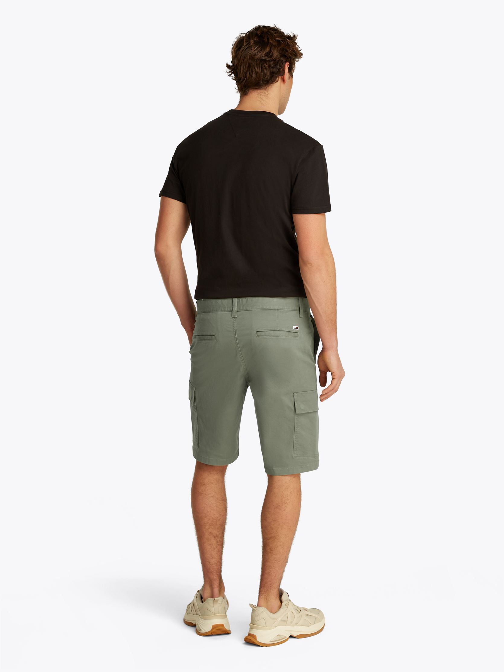 Shorts Tjm Scanton Cargo Sh DM0DM21949 homme vert Tommy Jeans Shorts Tjm Scanton Cargo Sh DM0DM21949 homme vert ARUBA GREEN