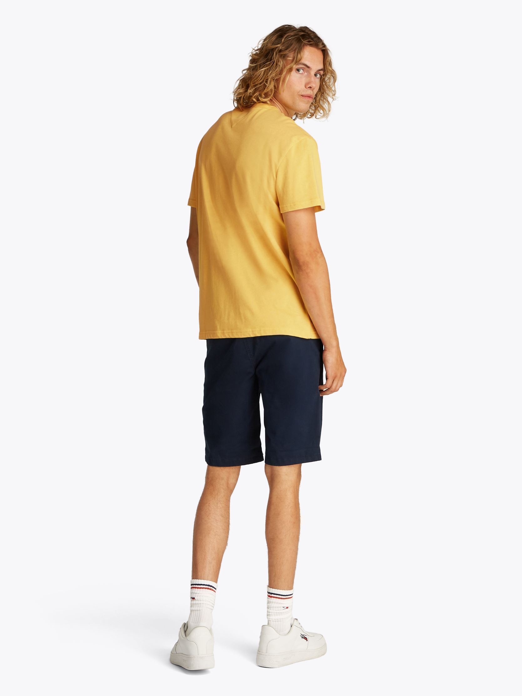 Kurzarm-T-Shirts Tjm Reg Badge Tee Ex DM0DM20322 herren gelb Tommy Jeans Kurzarm-T-Shirts Tjm Reg Badge Tee Ex DM0DM20322 herren gelb YELLOW DAHLIA MELANGE