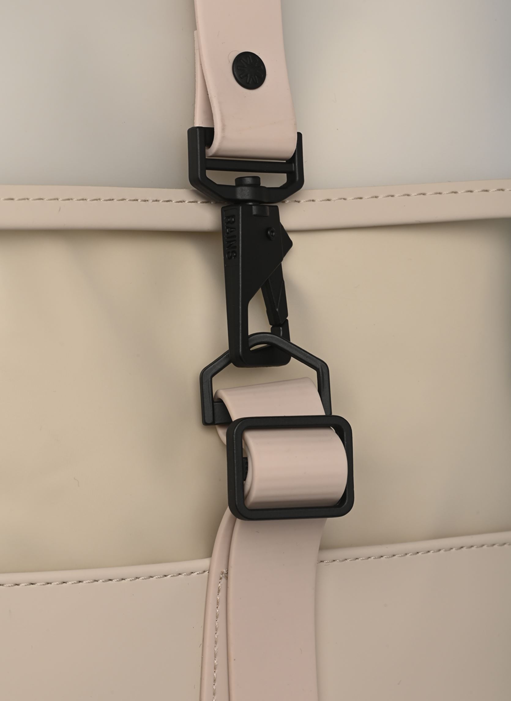 Sacs à dos Split Bucket Backpack W3 blanc Rains Sacs à dos Split Bucket Backpack W3 blanc WHISPER