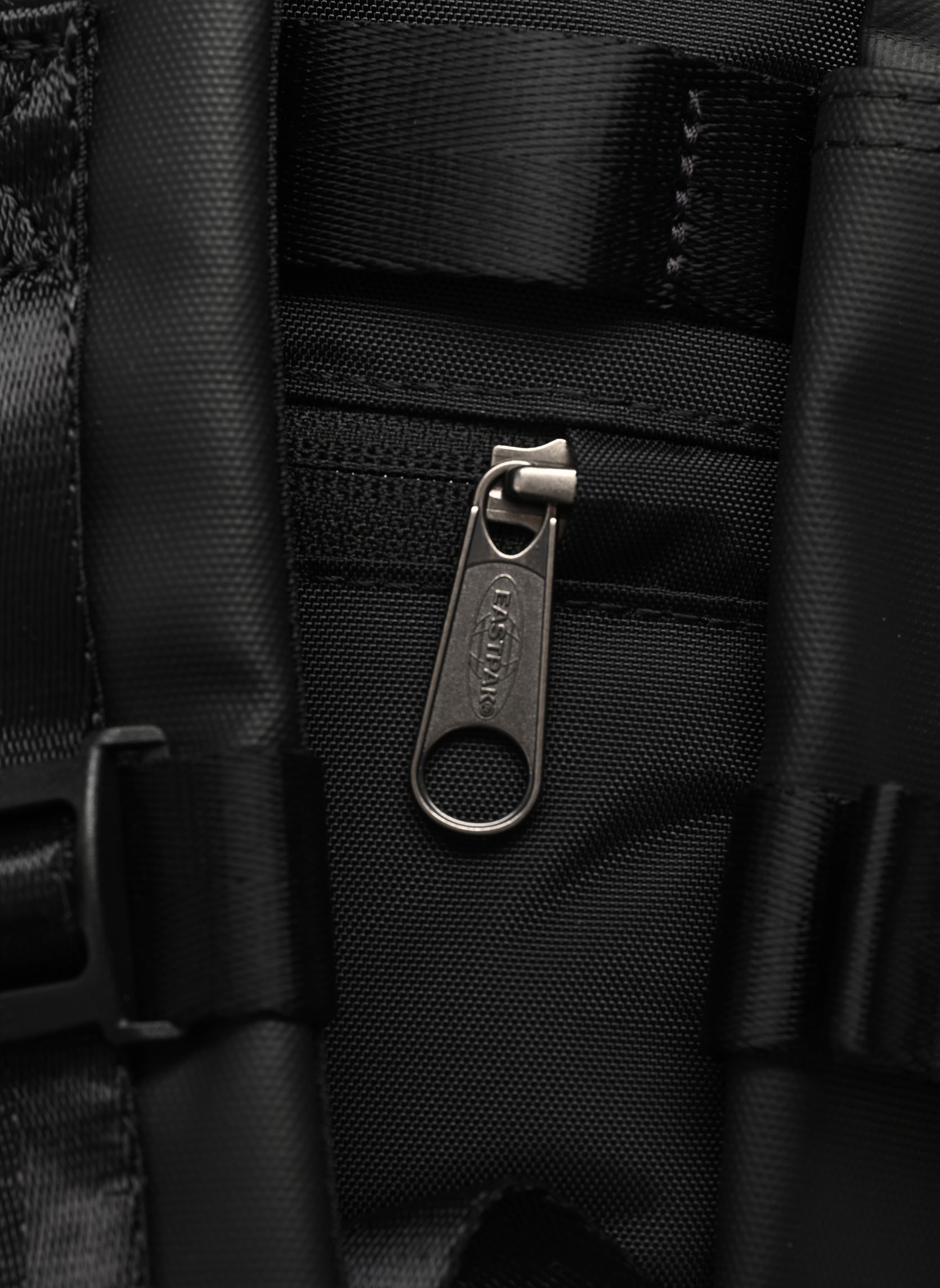 Sacs à dos Cabin Pak'R noir Eastpak Sacs à dos Cabin Pak'R noir Tarp Black2