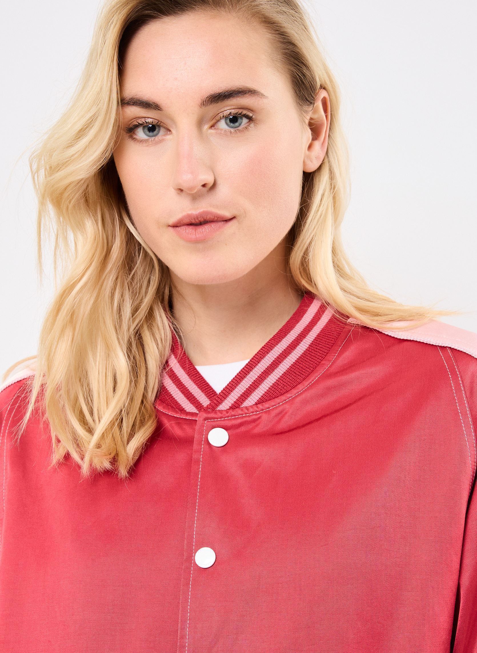 Bomberjacks blouson BOYFIT dames rood Replay Bomberjacks blouson BOYFIT dames rood ROCOCCO RED