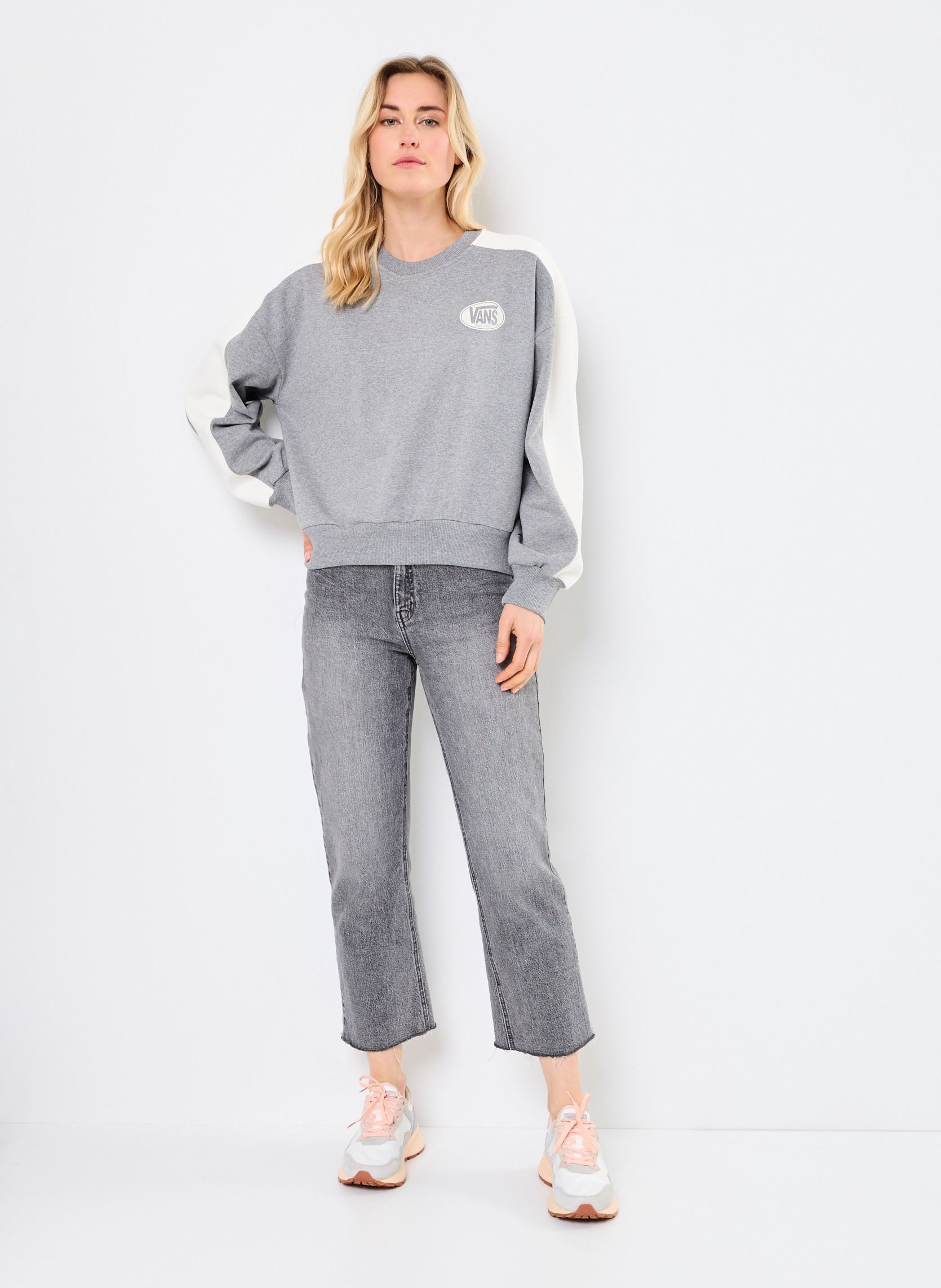 Sweatshirts Retro Color Block Crew femme gris Vans Sweatshirts Retro Color Block Crew femme gris CEMENT HEATHER