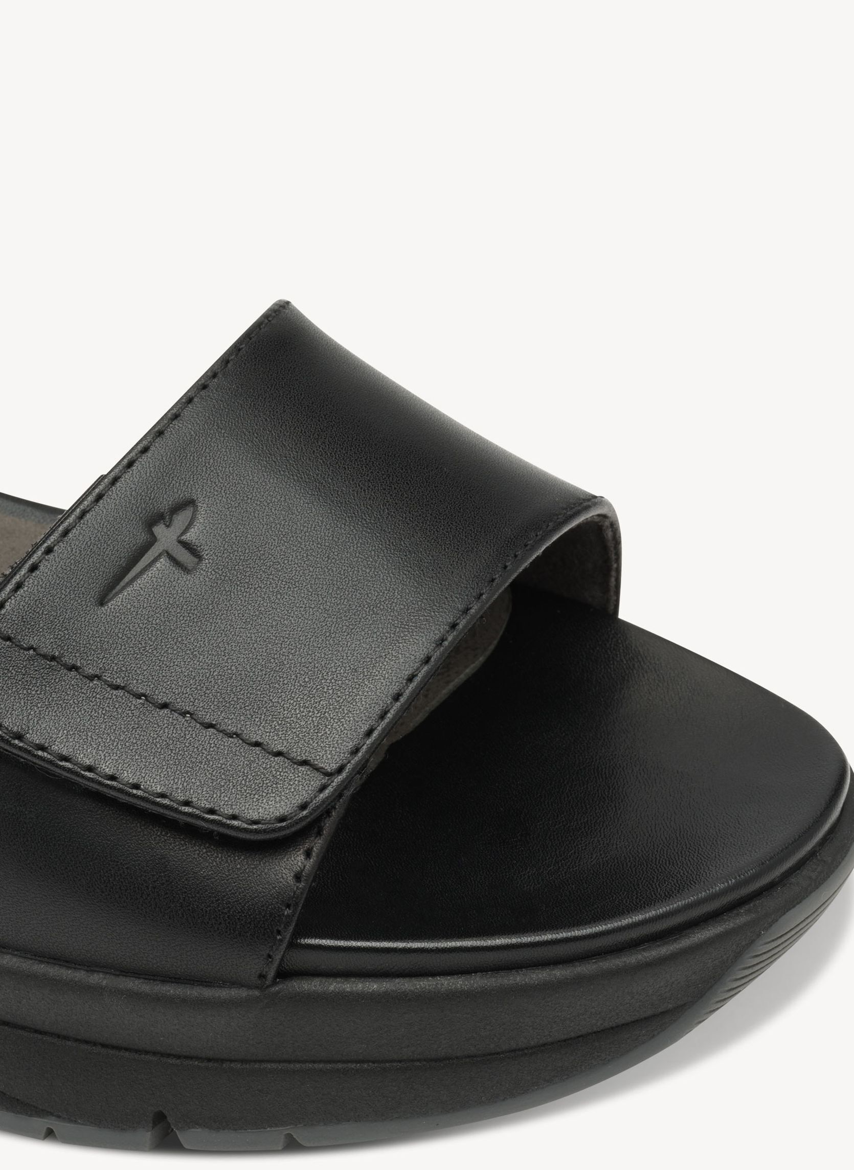 Sandales 8-88730-44 femme noir Tamaris Sandales 8-88730-44 femme noir Noir