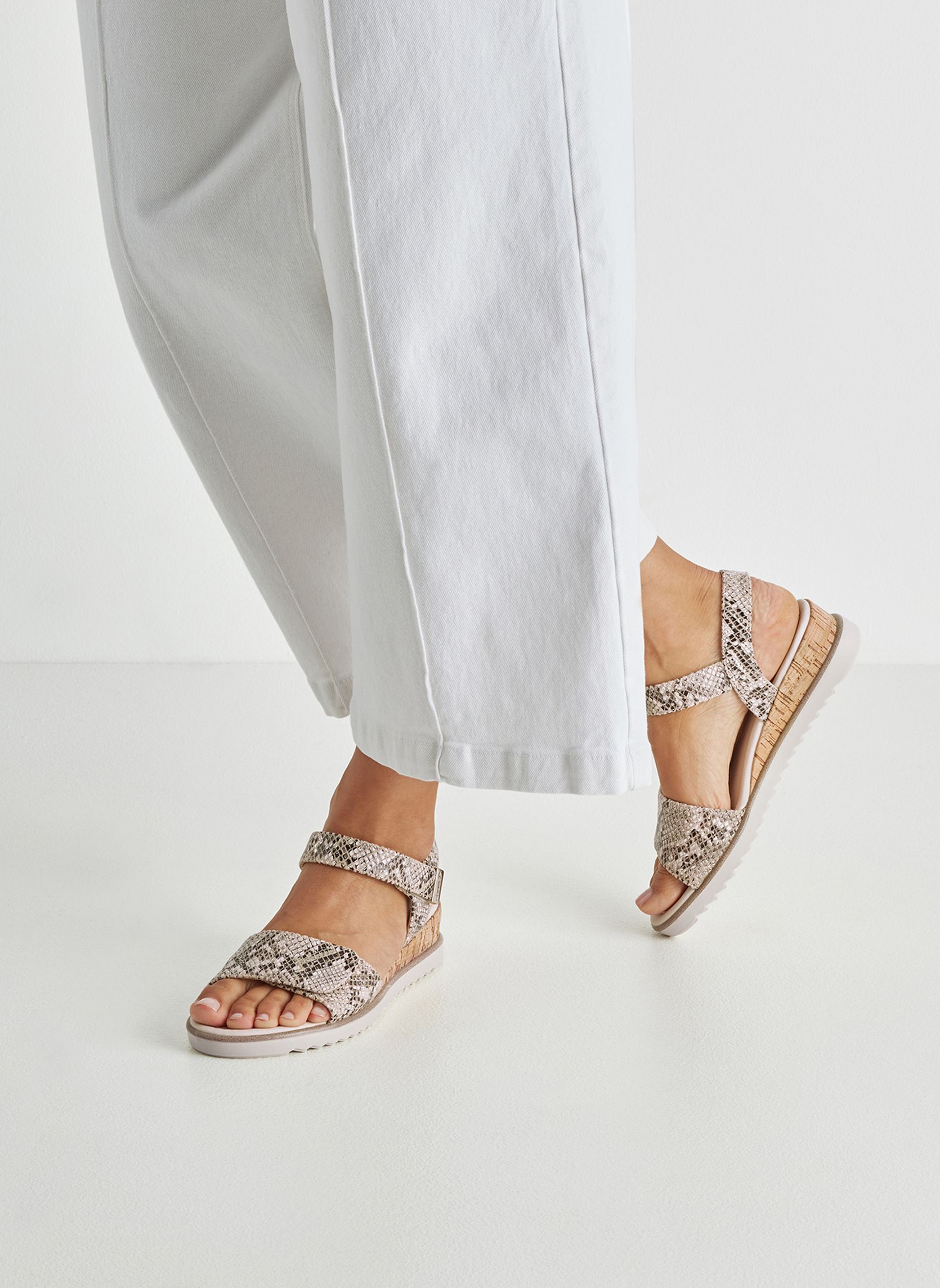 Sandales 1-28118-44 femme marron Tamaris Sandales 1-28118-44 femme marron Marron clair