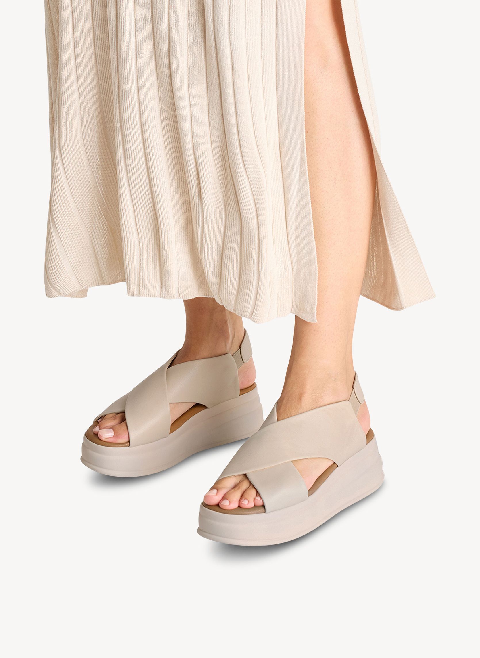 Sandales 1-28303-44 femme beige Tamaris Sandales 1-28303-44 femme beige Beige