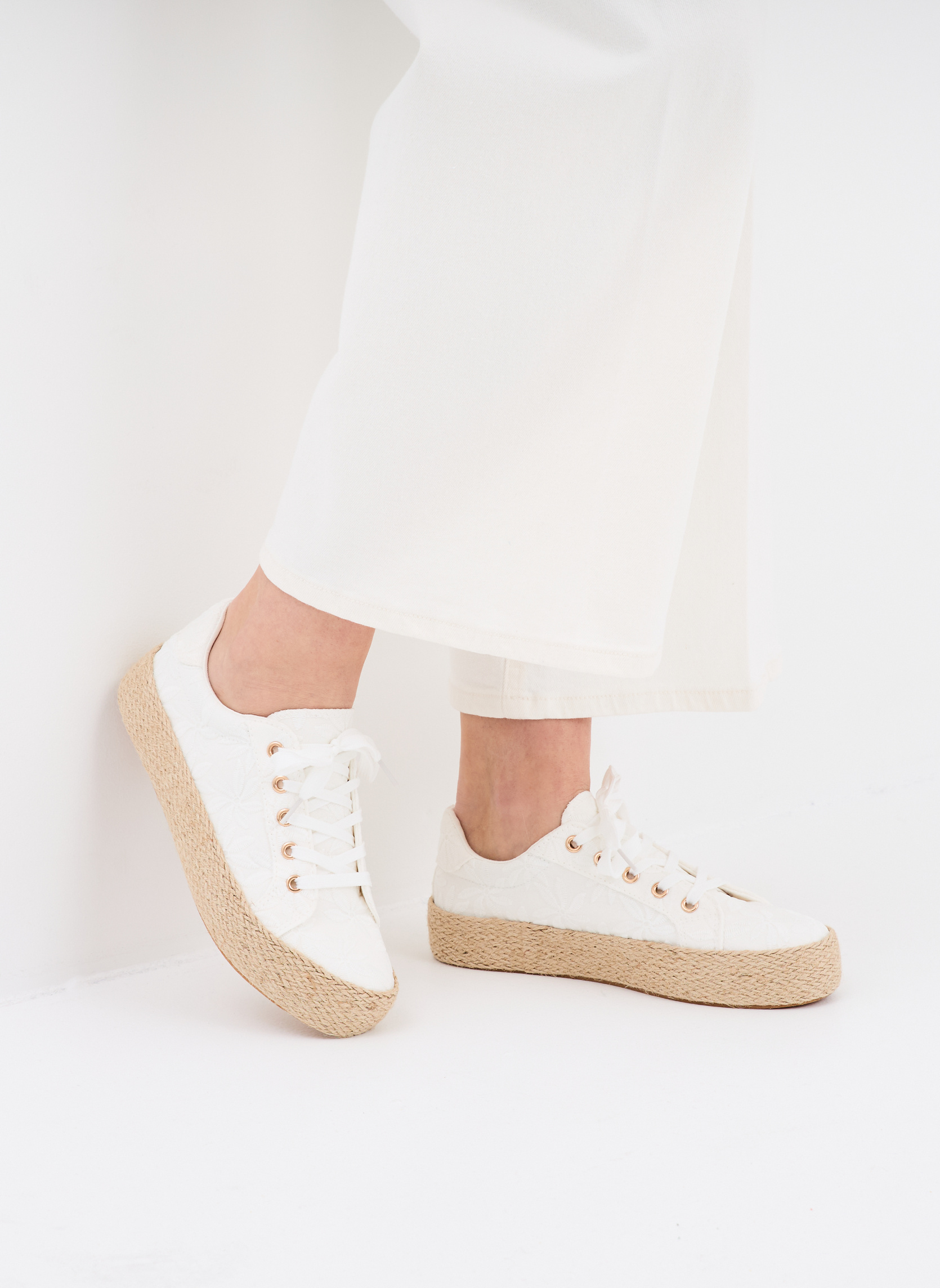 Baskets basses TOURCO_S_F_TB_2_251 femme blanc CREEKS Baskets basses TOURCO_S_F_TB_2_251 femme blanc Blanc