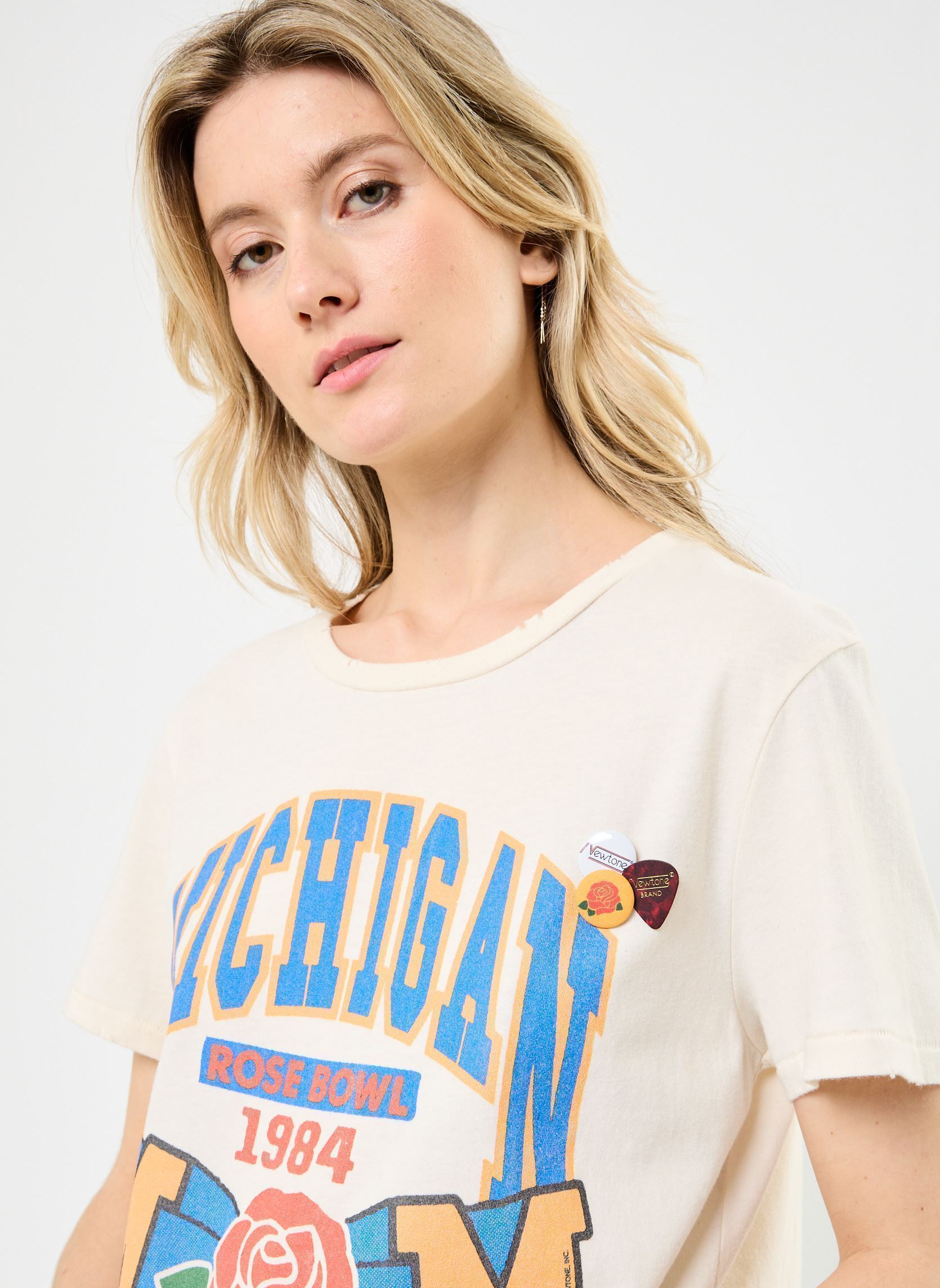 Tee-shirts manches courtes TSHIRT STARLIGHT ROSE femme blanc Newtone Tee-shirts manches courtes TSHIRT STARLIGHT ROSE femme blanc NATURAL