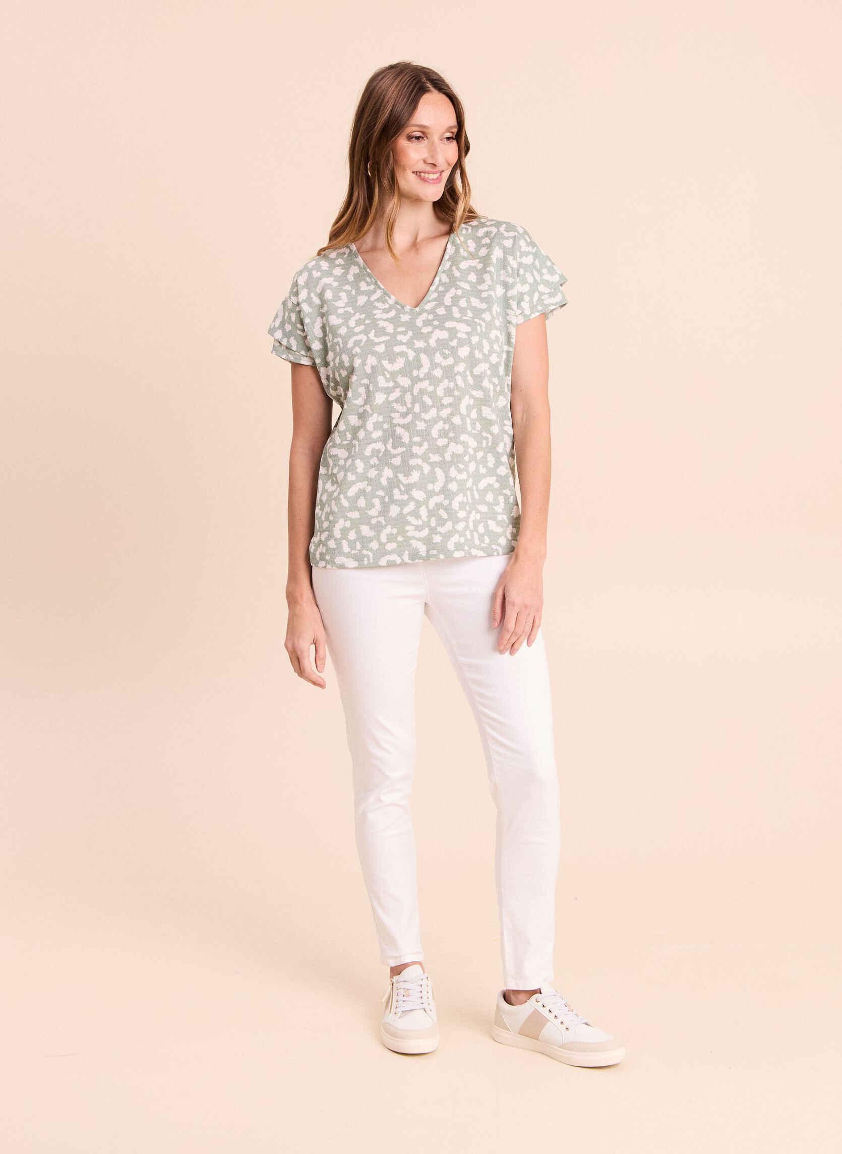 Tee-shirts manches courtes TEMIGNONNE femme vert Bréal Tee-shirts manches courtes TEMIGNONNE femme vert FLO-LEOPY-MID11