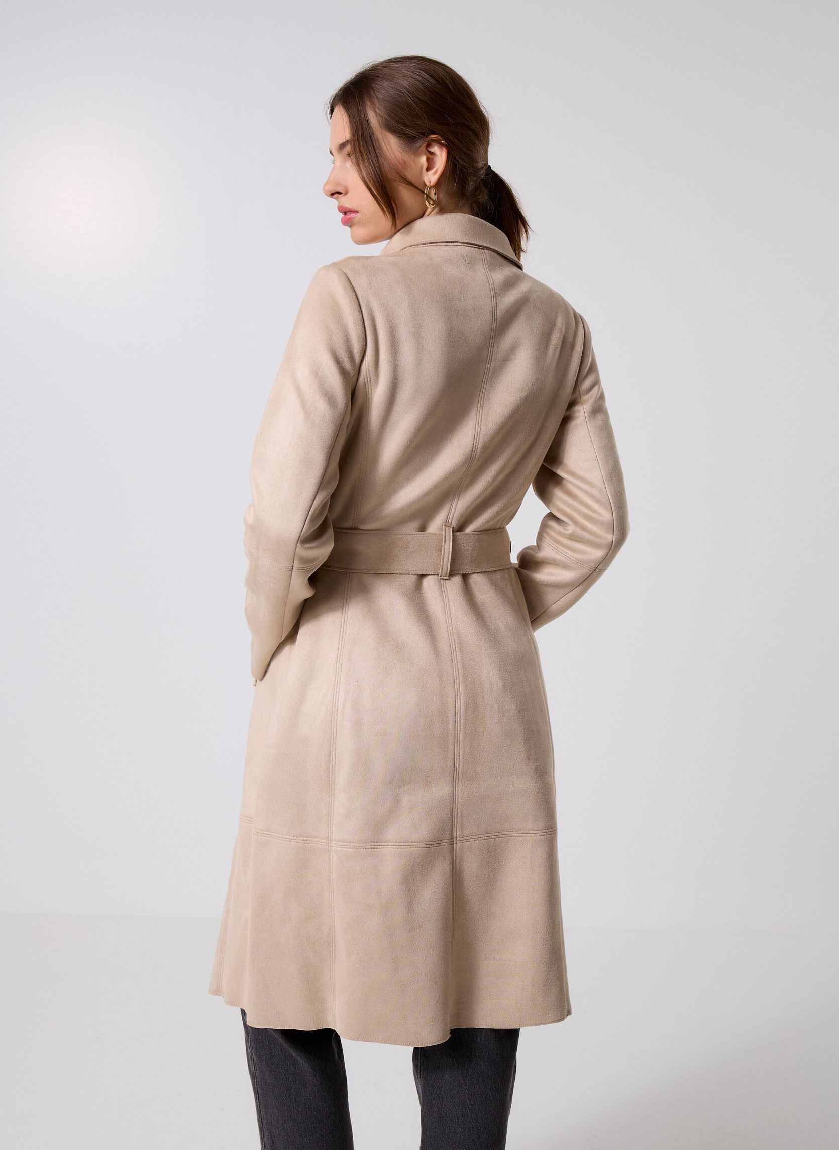 Trenchcoats TRENCHDAIN dames beige MADE BY Trenchcoats TRENCHDAIN dames beige FEATHER GRAY