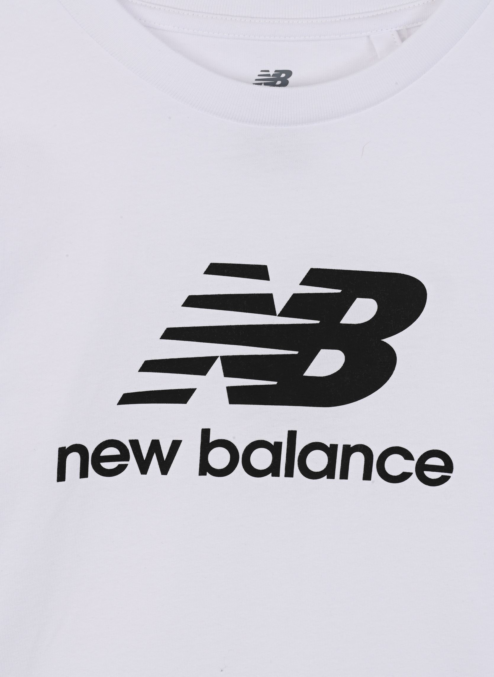 Kurzarm-T-Shirts New Balance Jersey Stacked Logo Tee Boys jungen weiß New Balance Kids Kurzarm-T-Shirts New Balance Jersey Stacked Logo Tee Boys jungen weiß NB BRIGHT WHITE
