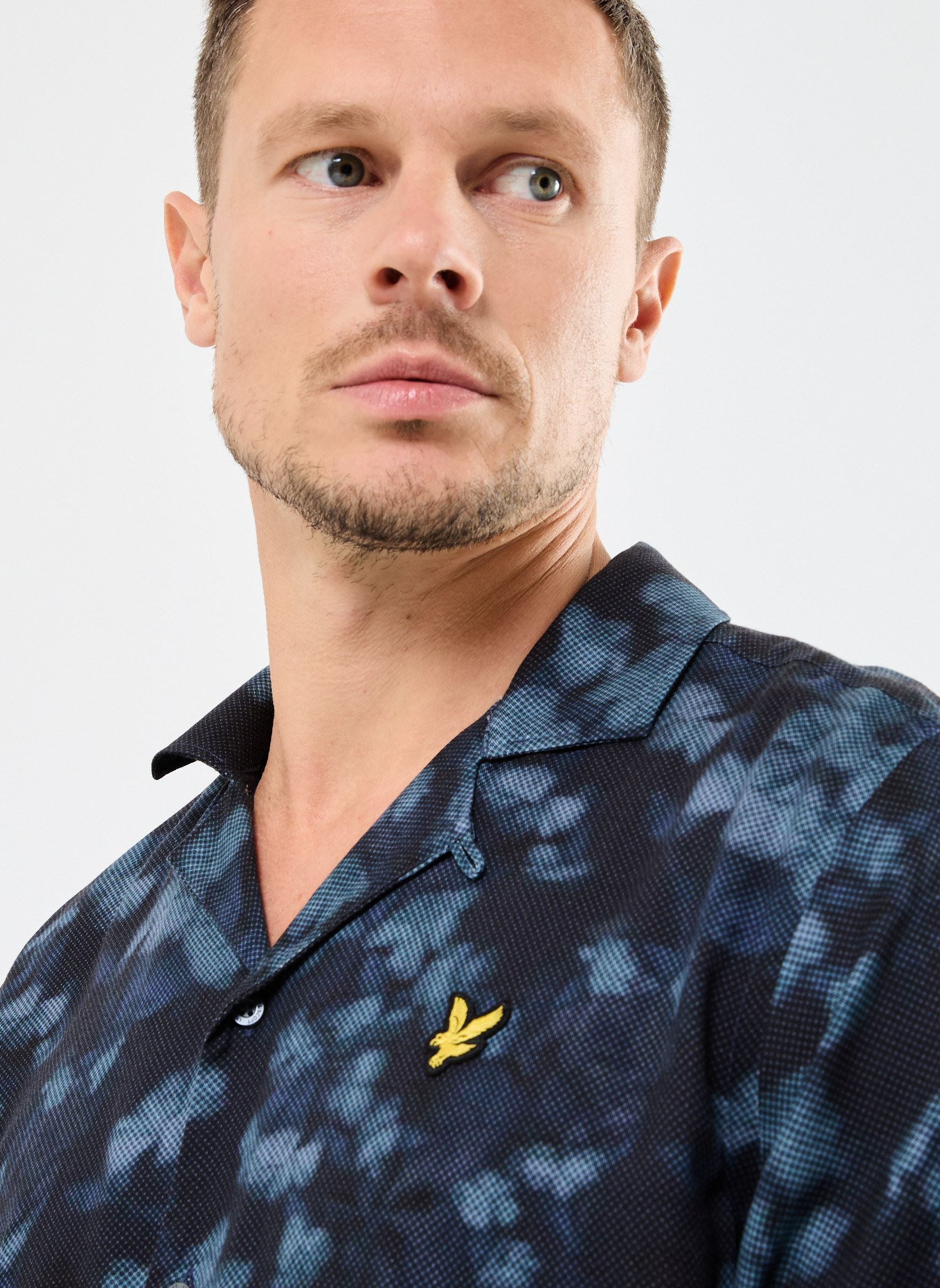 Hemden Digital Floral Resort Shirt heren blauw Lyle & Scott Hemden Digital Floral Resort Shirt heren blauw DARK NAVY