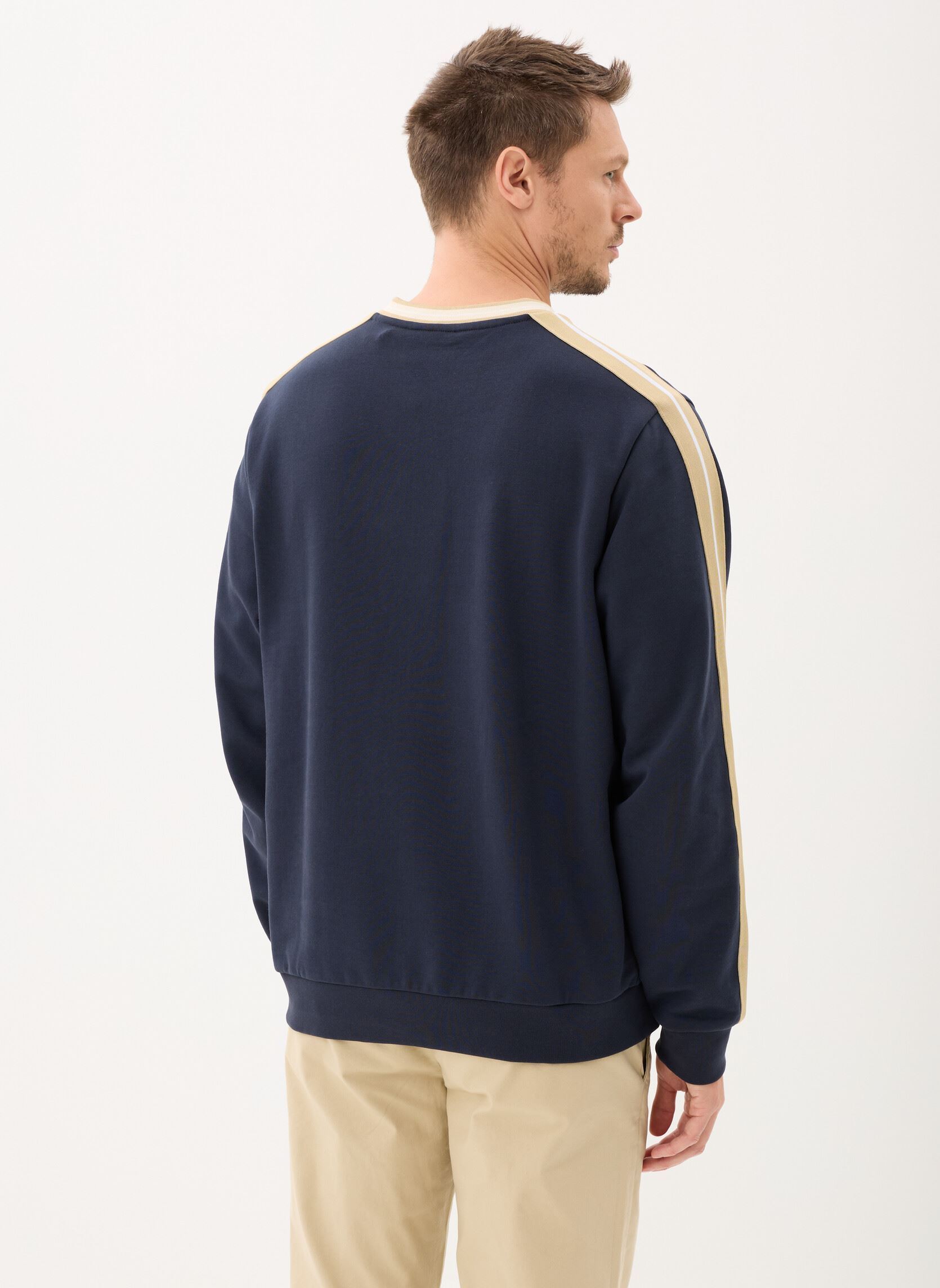 Sweats Contrast Taped Sweatshirt homme bleu Lyle & Scott Sweats Contrast Taped Sweatshirt homme bleu DARK NAVY