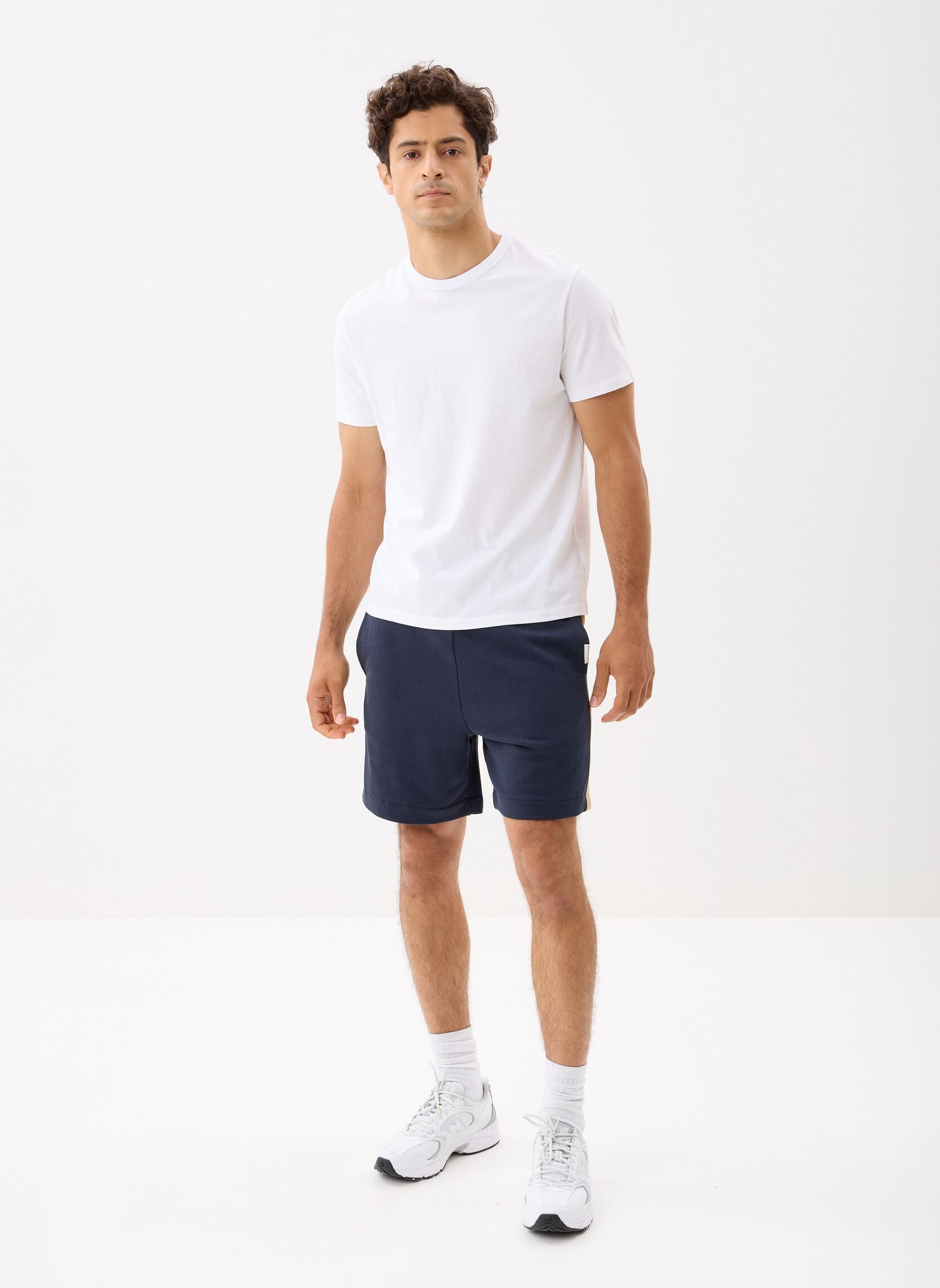 Shorts de sport Contrast Taped Sweatshorts homme bleu Lyle & Scott Shorts de sport Contrast Taped Sweatshorts homme bleu DARK NAVY