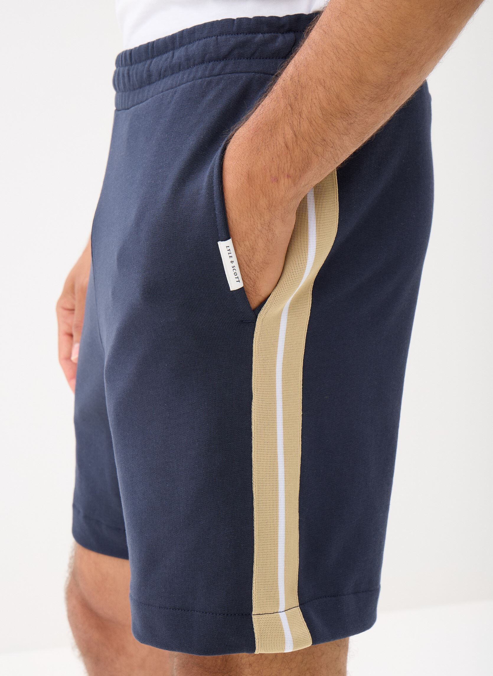 Shorts de sport Contrast Taped Sweatshorts homme bleu Lyle & Scott Shorts de sport Contrast Taped Sweatshorts homme bleu DARK NAVY