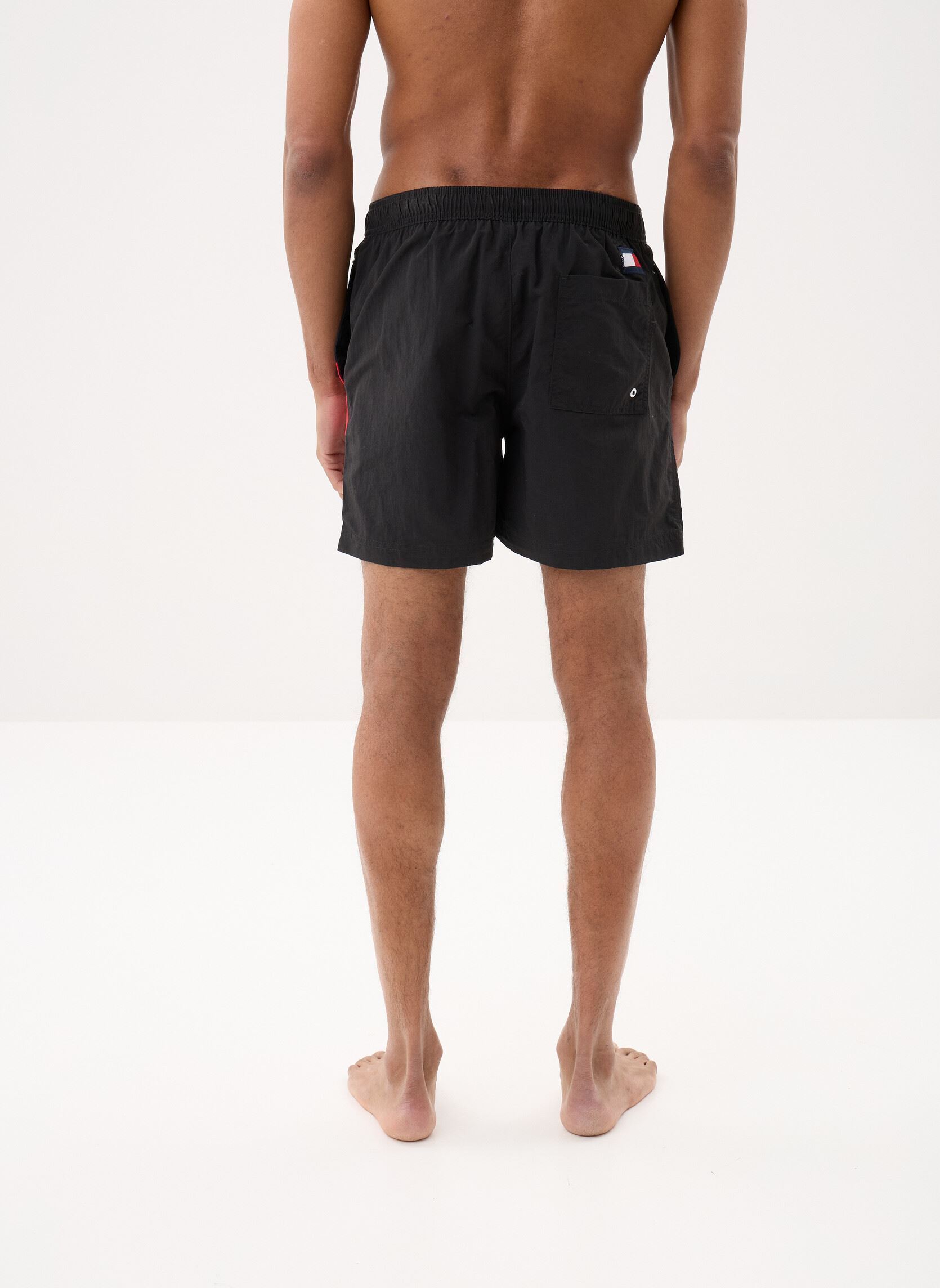Shorts de bain Sf Medium Drawstring UM0UM02048 homme noir Tommy Hilfiger Shorts de bain Sf Medium Drawstring UM0UM02048 homme noir BLACK