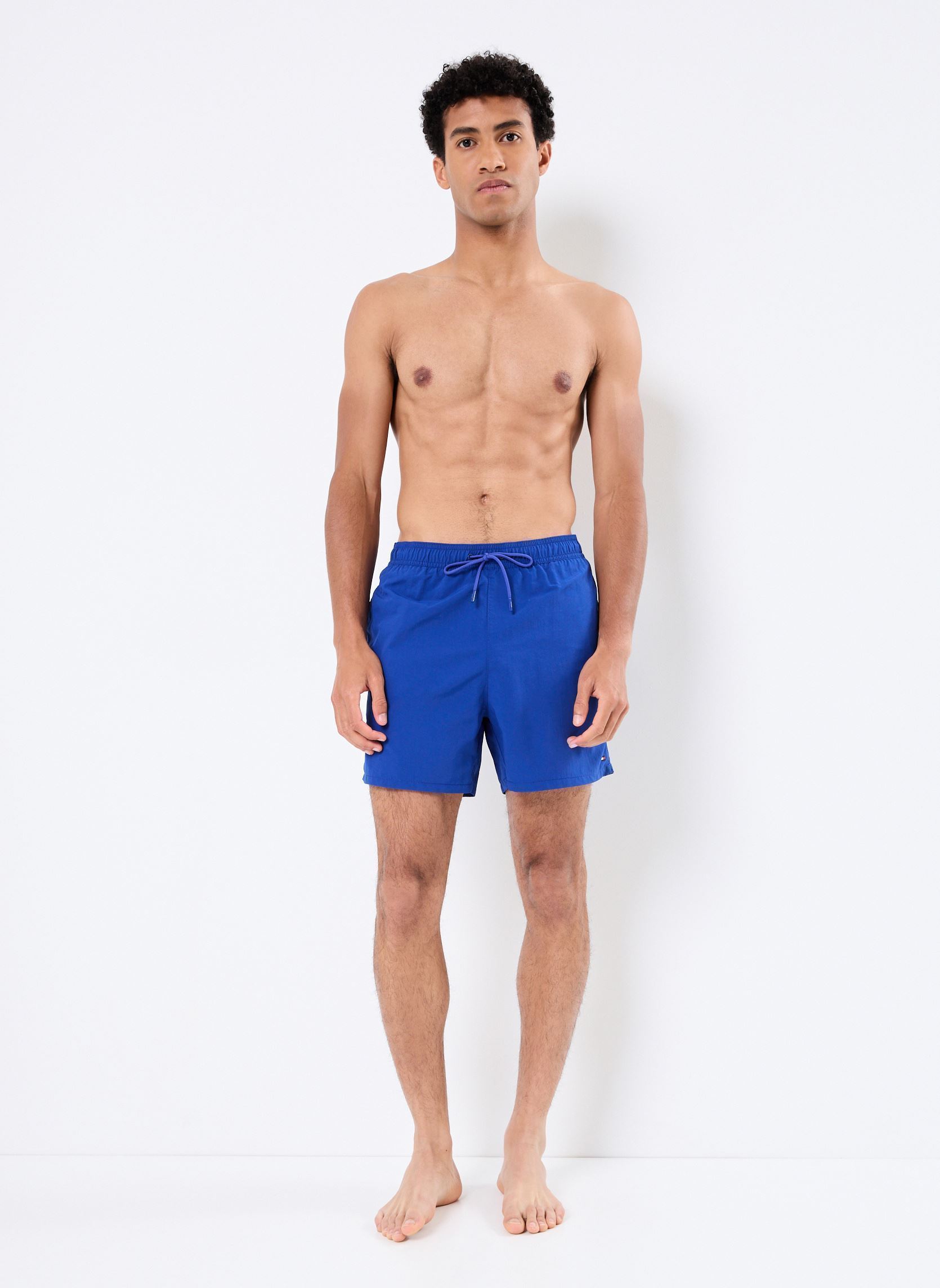 Shorts de bain Medium Drawstring UM0UM03477 homme bleu Tommy Hilfiger Shorts de bain Medium Drawstring UM0UM03477 homme bleu WEDGE BLUE