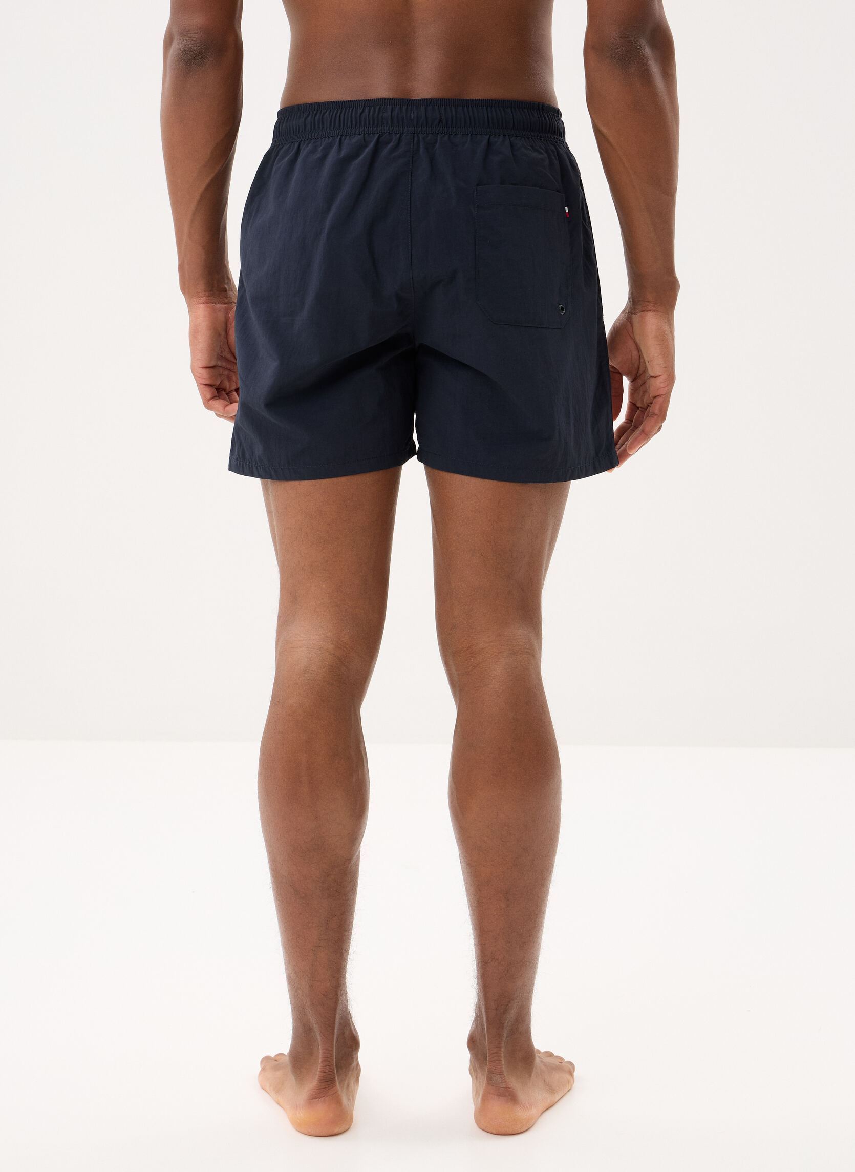 Shorts de bain Medium Drawstring UM0UM03477 homme bleu Tommy Hilfiger Shorts de bain Medium Drawstring UM0UM03477 homme bleu DESERT SKY