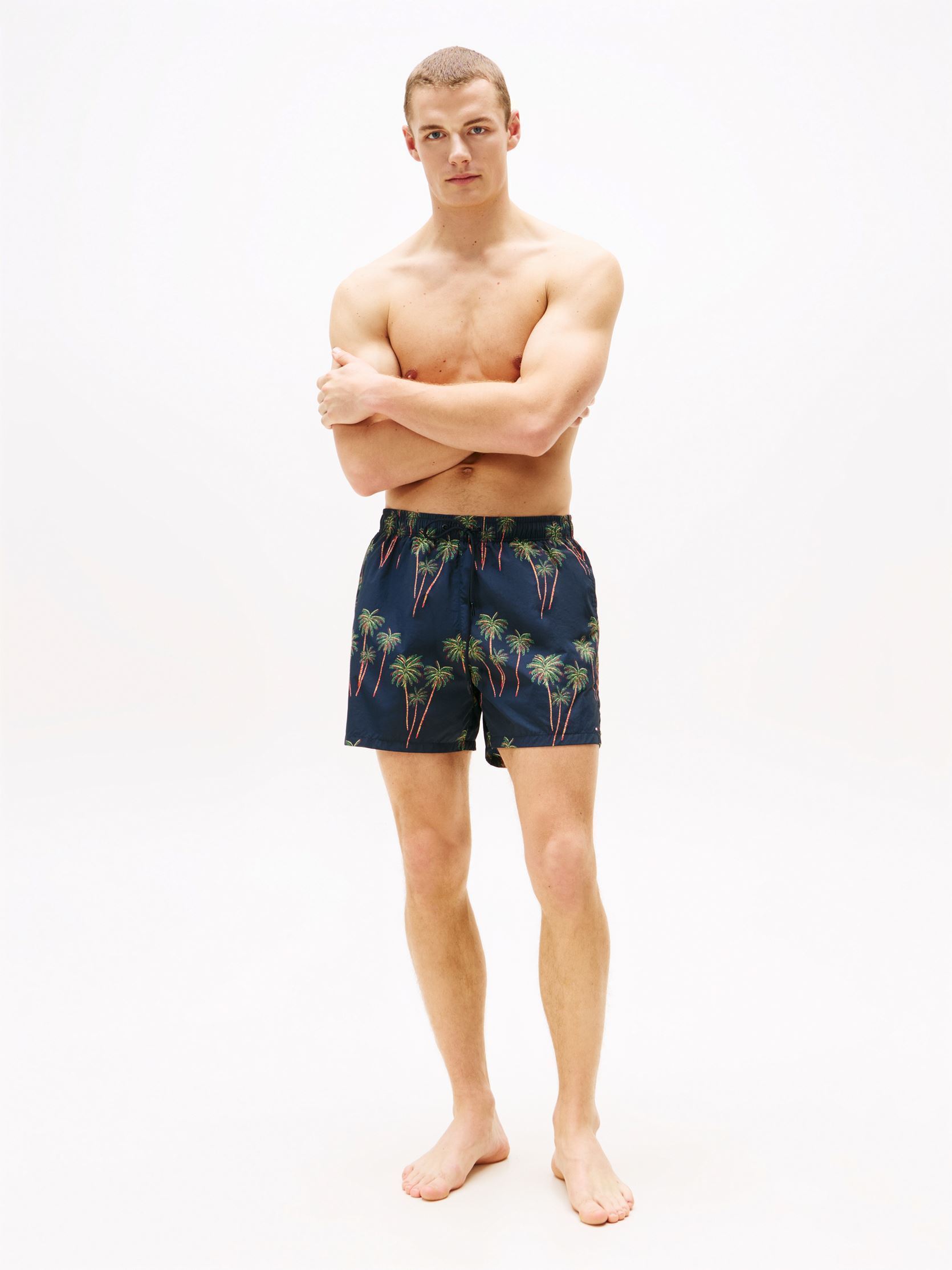 Zwemboxers Medium Drawstring Pr UM0UM03491 heren blauw Tommy Hilfiger Zwemboxers Medium Drawstring Pr UM0UM03491 heren blauw PALM TROPIC AOP DESERT SKY